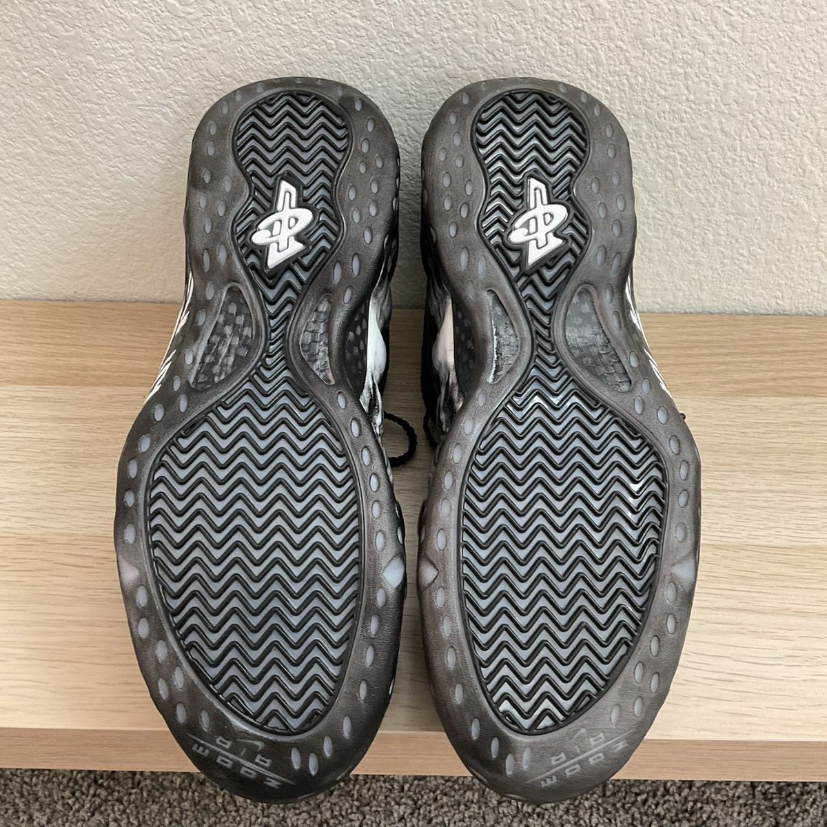 Nike Nike Air Foamposite One Size US 11 / EU 44 - 5 Thumbnail