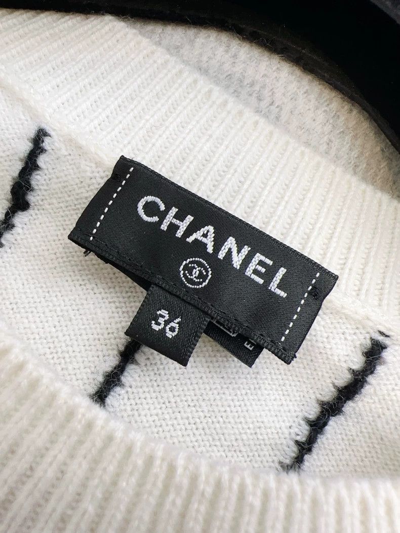 Chanel Chanel 23p preview series white vertical striped cashmere Size XS / US 0-2 / IT 36-38 - 5 Thumbnail