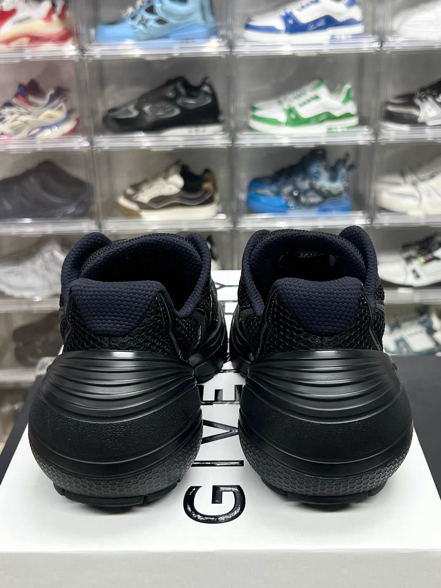 Givenchy Givenchy TK-MX Runner Mesh Black Low-Top Sneakers K15 Size US 7 / EU 40 - 7 Thumbnail