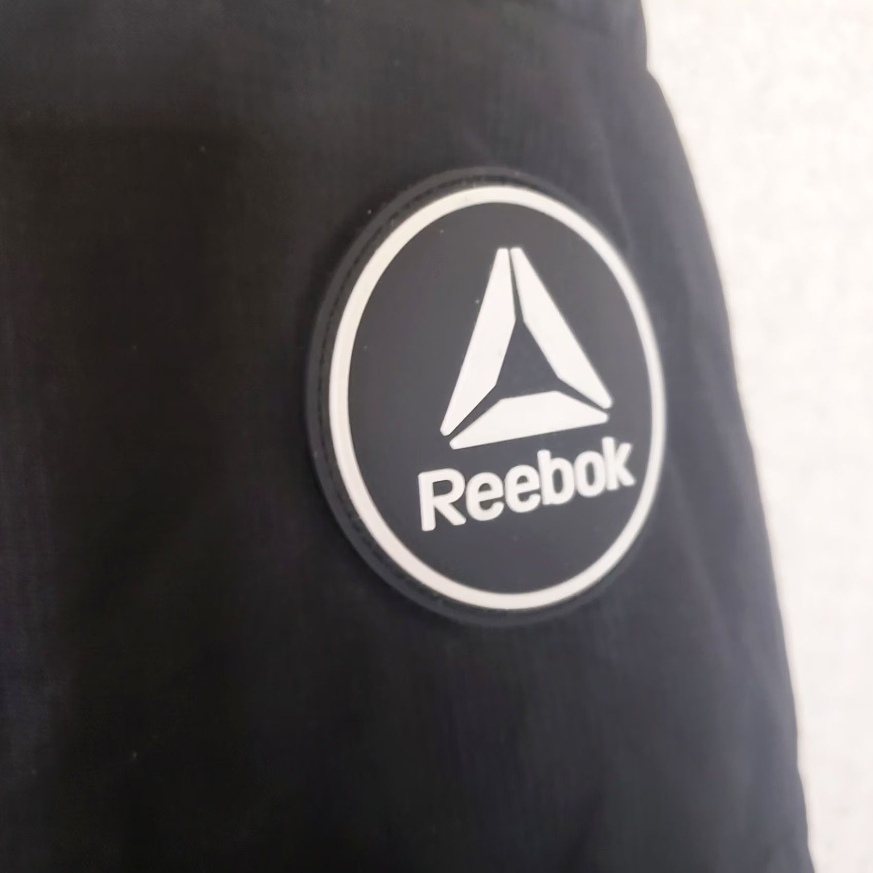 Reebok VINTAGE Reebok Puffer Jacket Logo Hooded Full Zip Sz L Black Men Adult Large Coat Size US L / EU 52-54 / 3 - 6 Thumbnail