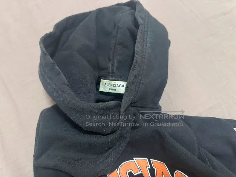 Balenciaga Balenciaga Short Hooded Sweatshirt Black Chest Letter Logo Size US M / EU 48-50 / 2 - 4 Thumbnail