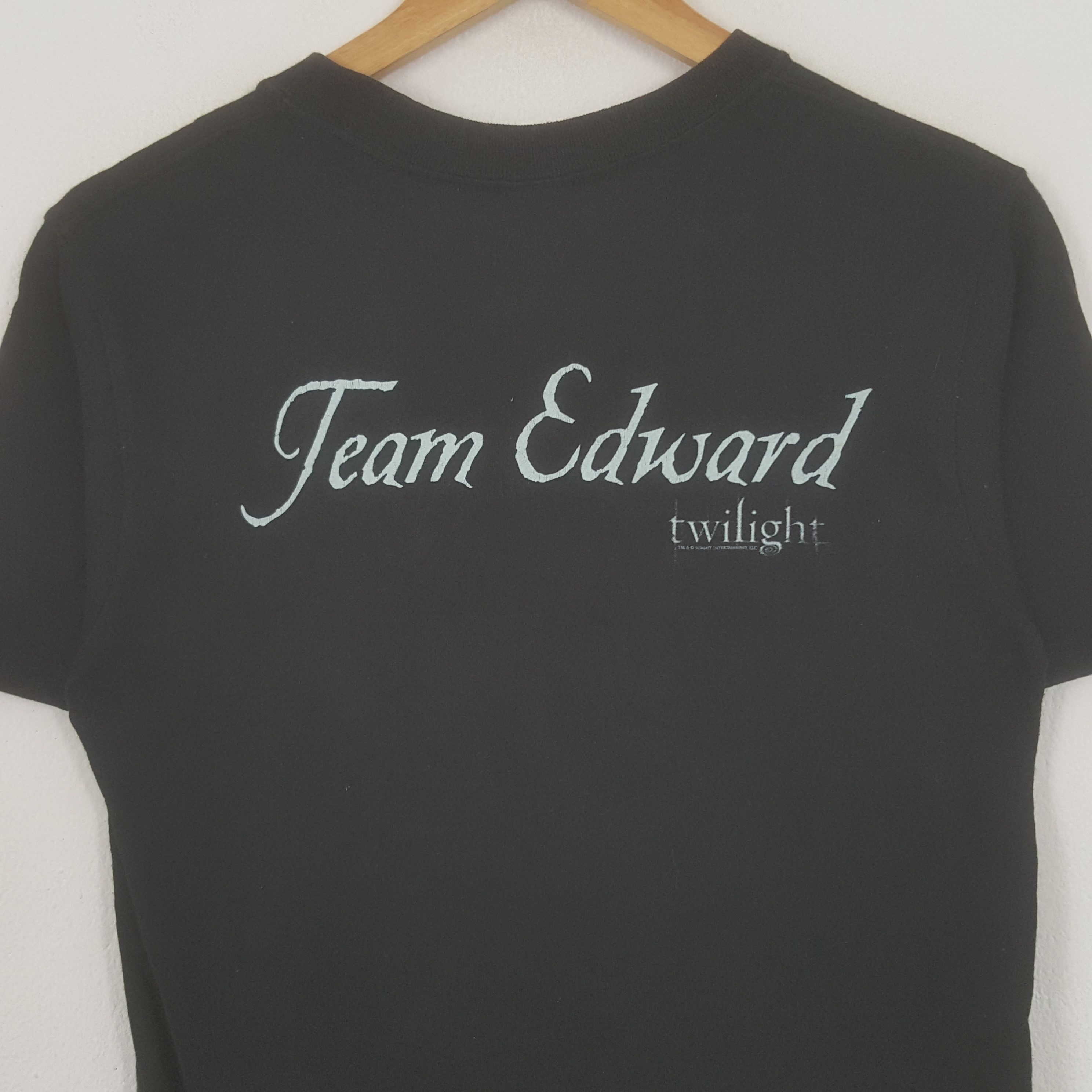 Vintage Vintage The Twilight Saga Run With Dampires Tshirt Size US S / EU 44-46 / 1 - 4 Thumbnail
