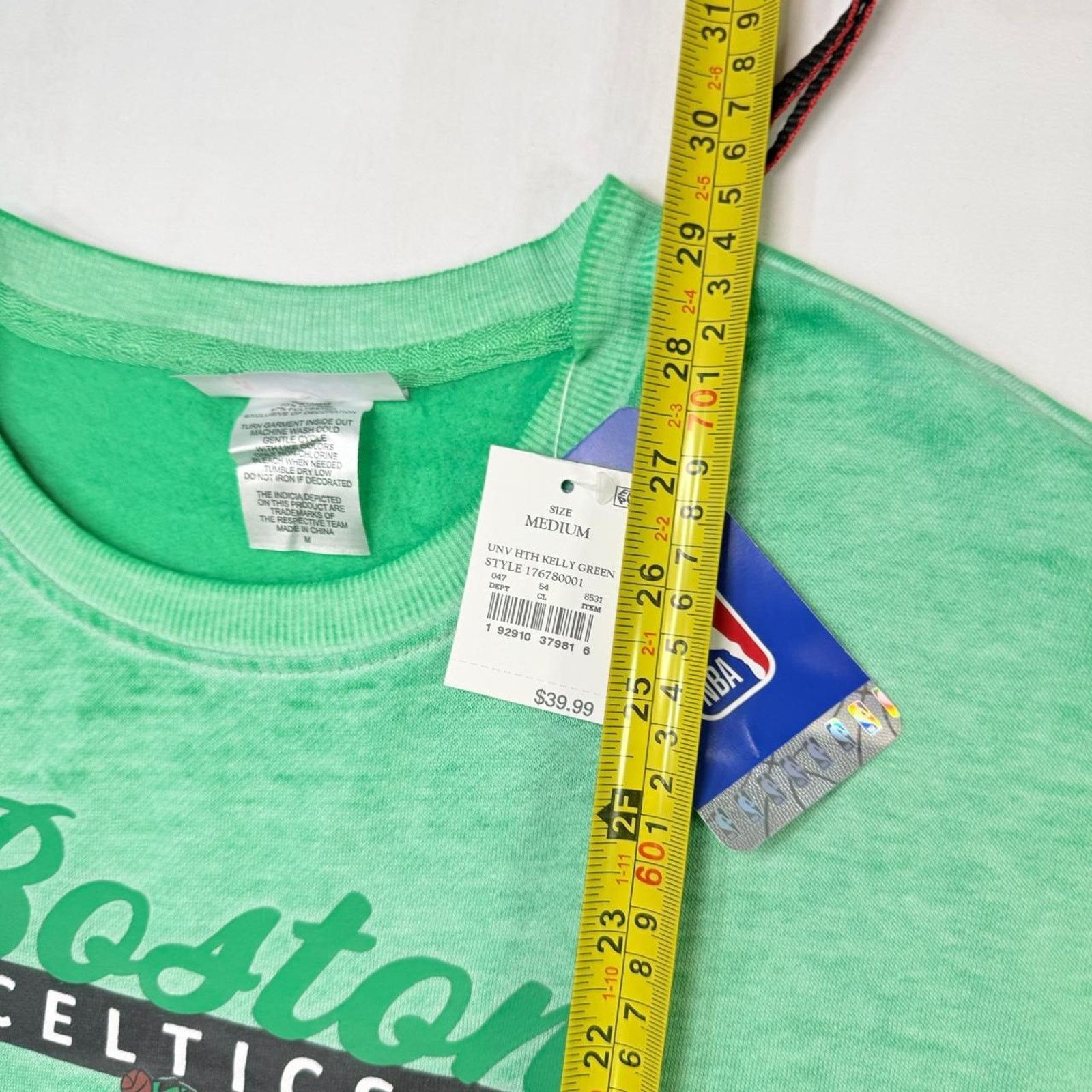 NBA NWT Licensed Green Boston Celtics crewneck sweatshirt Size US M / EU 48-50 / 2 - 4 Thumbnail