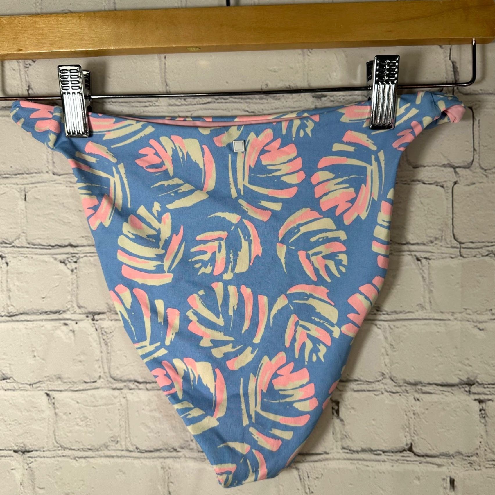 Dolce Vita Dolce Vita Bikini Set Womens Multicolor Tropical Monstera Leaf High Cut Triangle Top 2 Piece XS Pink Yellow Blue Striped Pattern Womens Size XS / US 0-2 / IT 36-38 - 3 Thumbnail