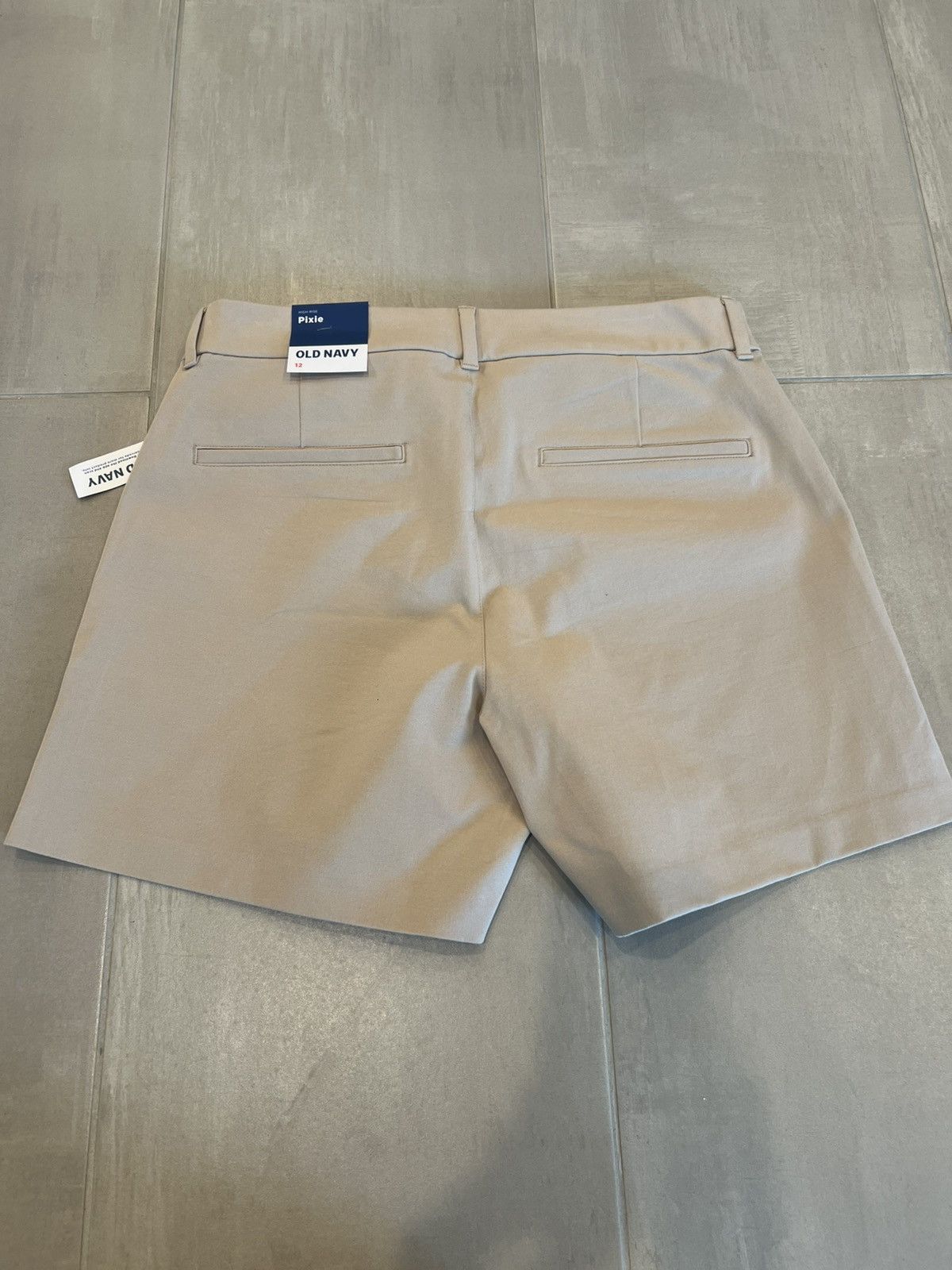 Old Navy New Old Navy tan Woman’s Shorts Size 12 Size 34" / US 12 / IT 48 - 2 Thumbnail