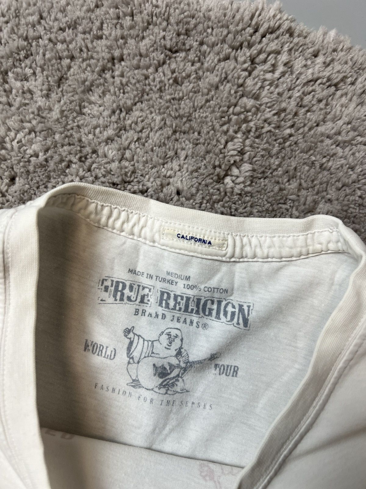 True Religion × Vintage Vintage 90s True Religion Sun Faded T-shirt Size US M / EU 48-50 / 2 - 6 Thumbnail