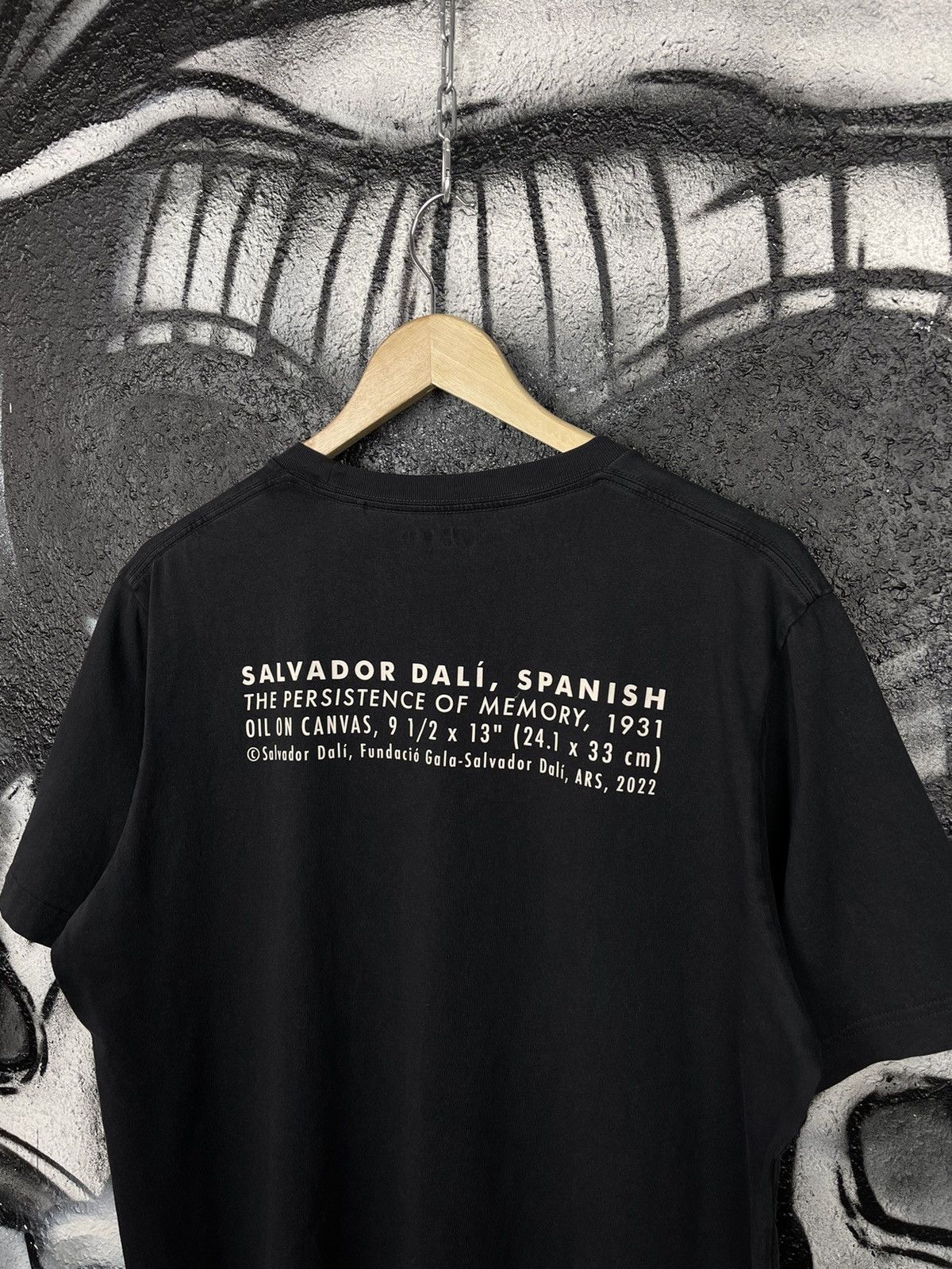 Uniqlo Uniqlo x MoMA Salvador Dali Graphic Logo T-Shirt Men’s Size L Size US L / EU 52-54 / 3 - 4 Thumbnail