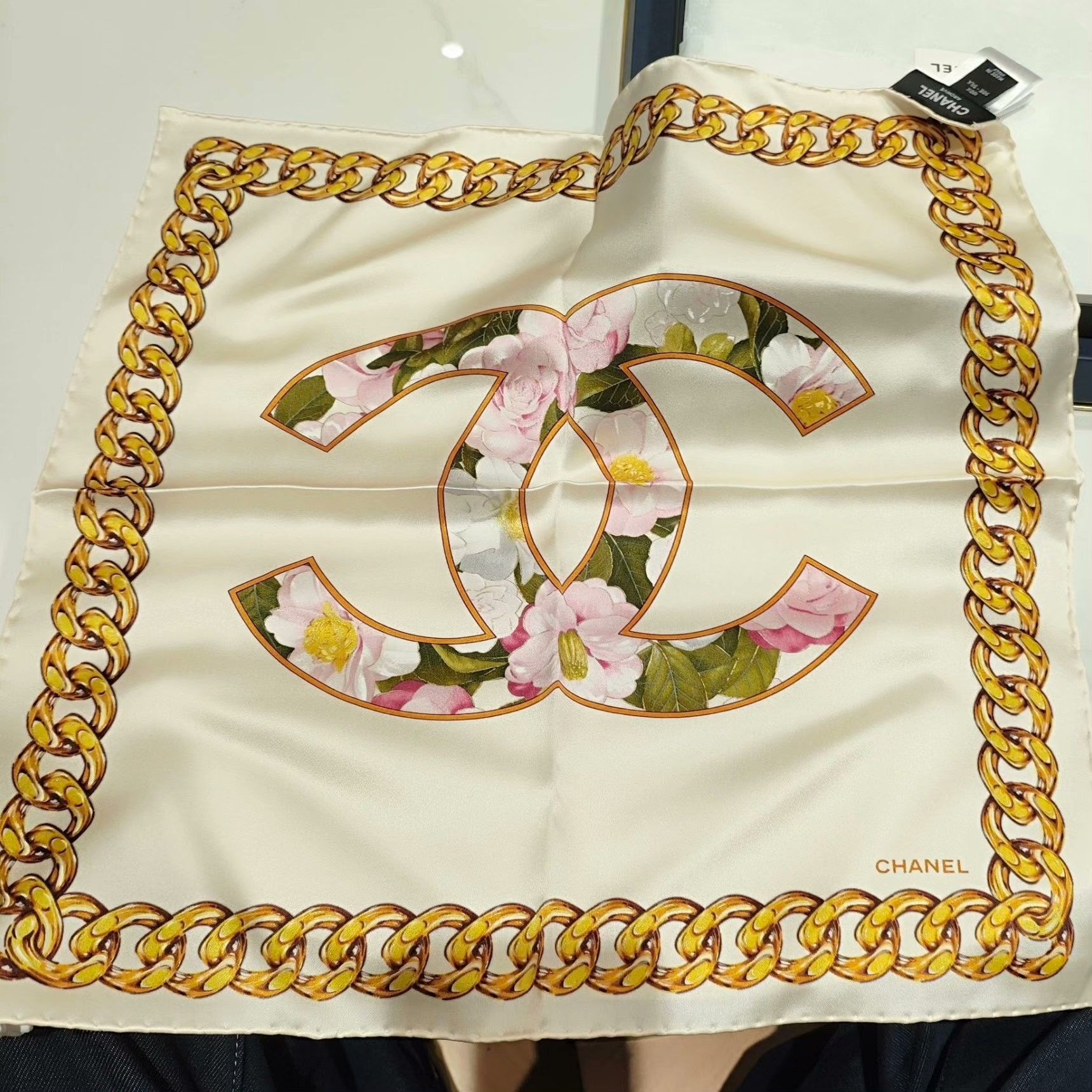 Chanel Chanel Scarf 26 Men Size ONE SIZE - 1 Thumbnail