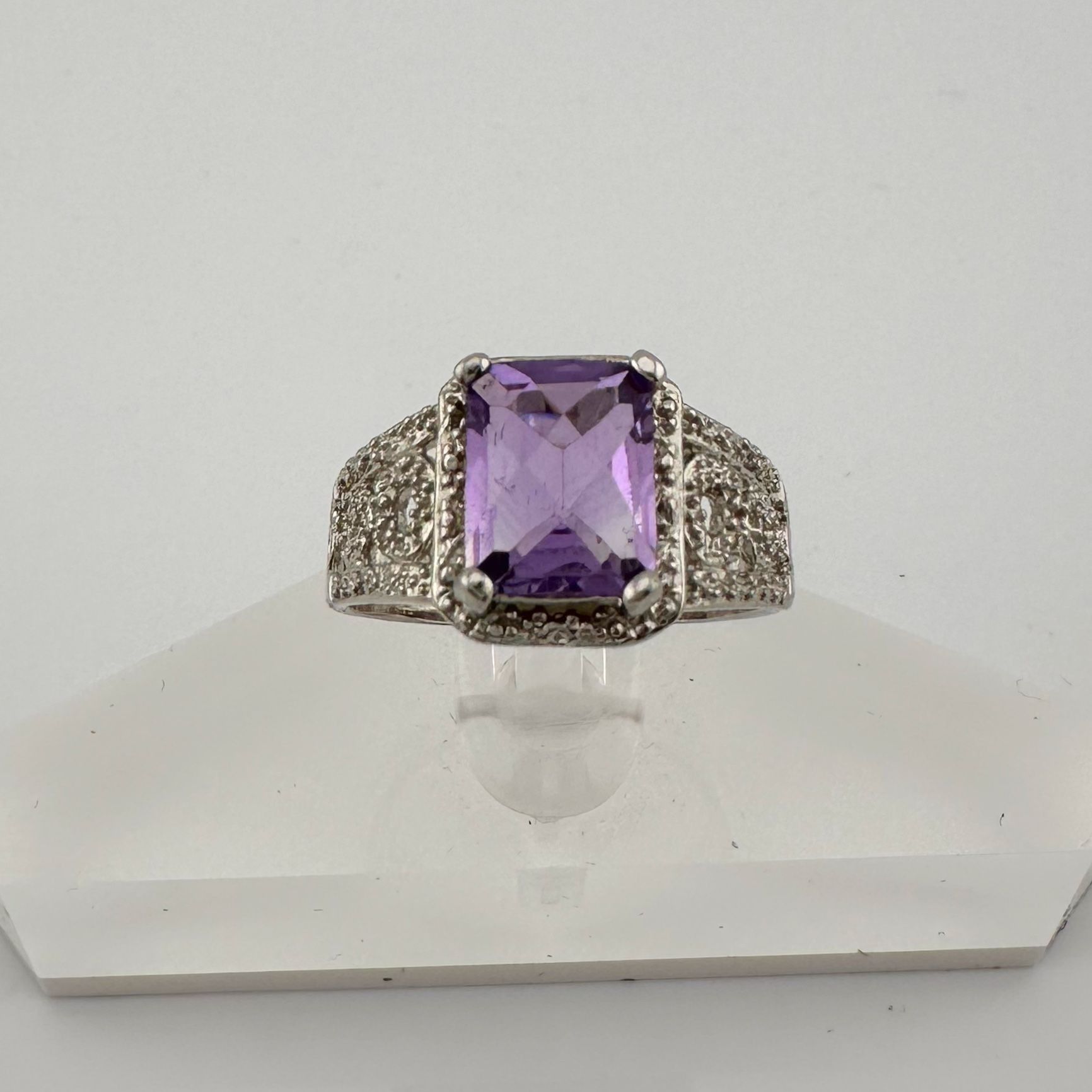 Other Beautiful Emerald Cut 2.25 Carat Amethyst Ring - Sz 8 Size ONE SIZE - 10 Thumbnail
