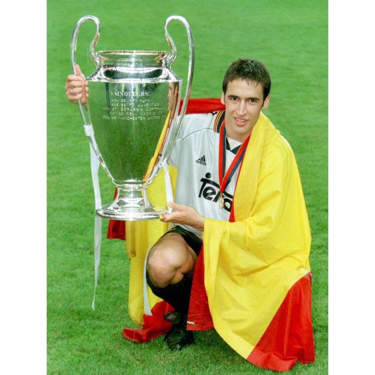 Adidas Raul Real Madrid 1999 2000 UEFA Soccer Jersey L Size US L / EU 52-54 / 3 - 7 Thumbnail