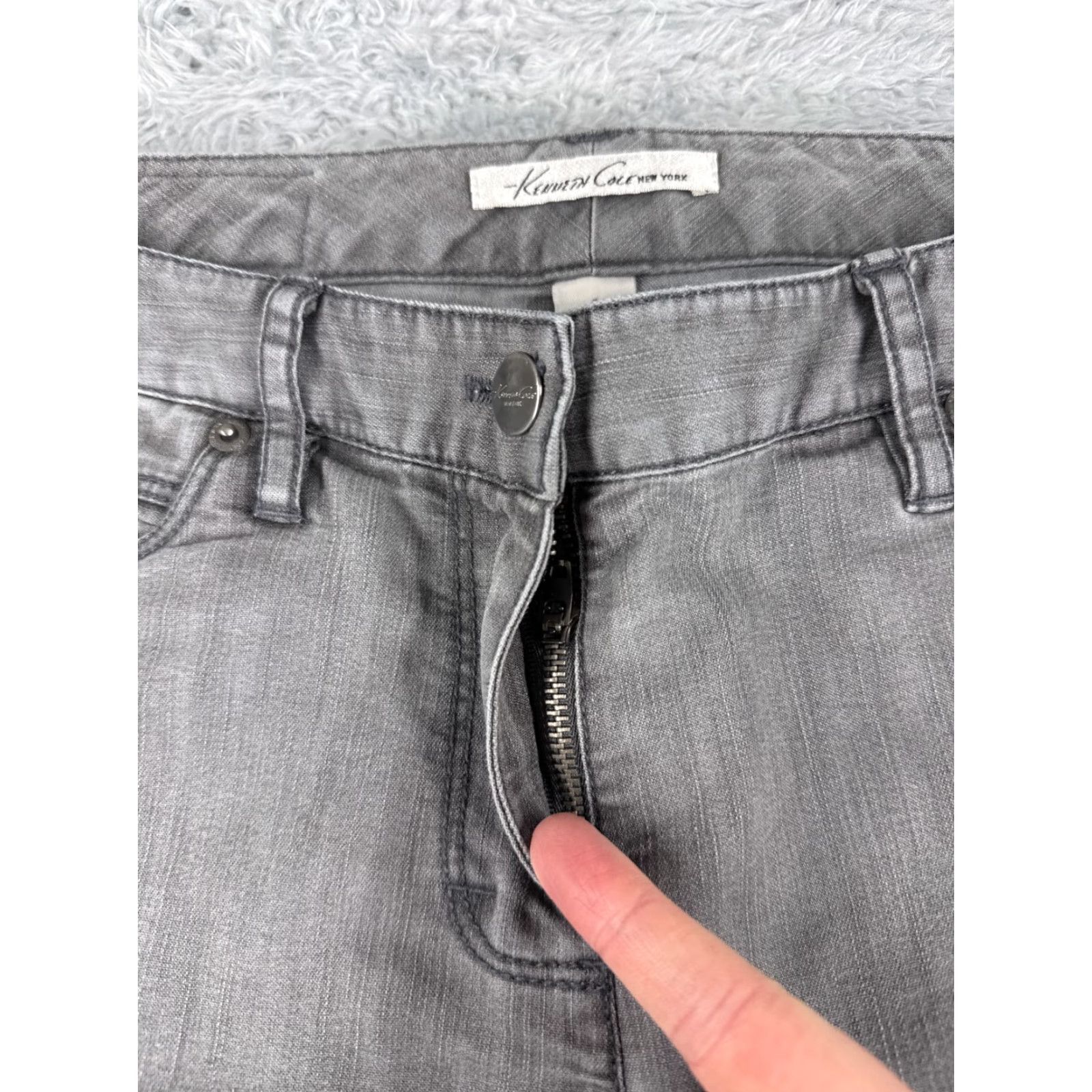 Kenneth Cole VINTAGE Kenneth Cole Jeans Women Bootcut 4 Gray Cotton Blend 30x30 Denim Low Rise 5-Pocket Mens Womens Girls? Size 27" / US 4 / IT 40 - 5 Thumbnail