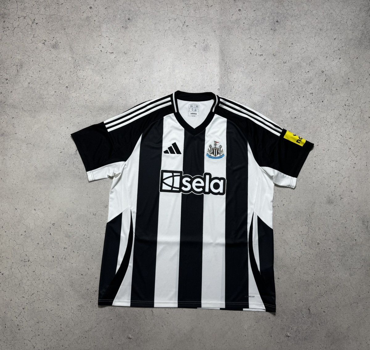 Adidas Adidas FC Newcastle United 2024/2025 Soccer Jersey Size US XXL / EU 58 / 5 - 1 Thumbnail