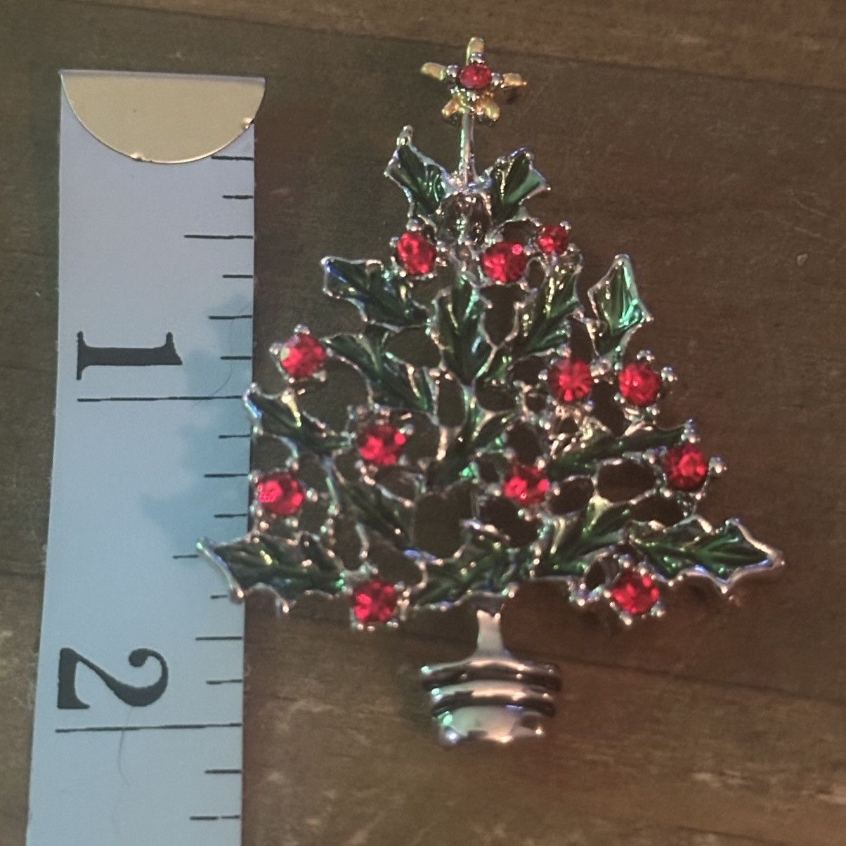 Vintage Vintage Holly and berries Christmas tree brooch Size ONE SIZE - 2 Thumbnail
