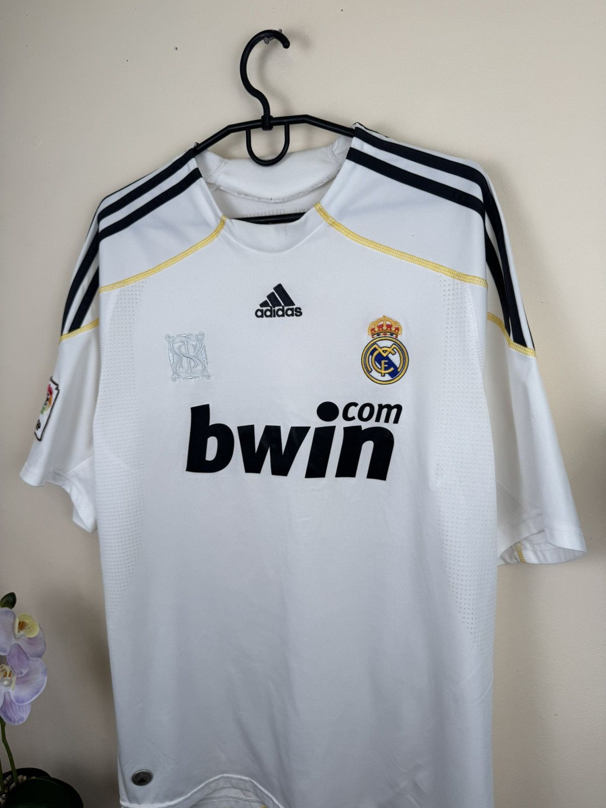 Adidas Adidas Real Madrid 2009-10 Home Jersey SHIRT Adidas L Size US L / EU 52-54 / 3 - 13 Thumbnail