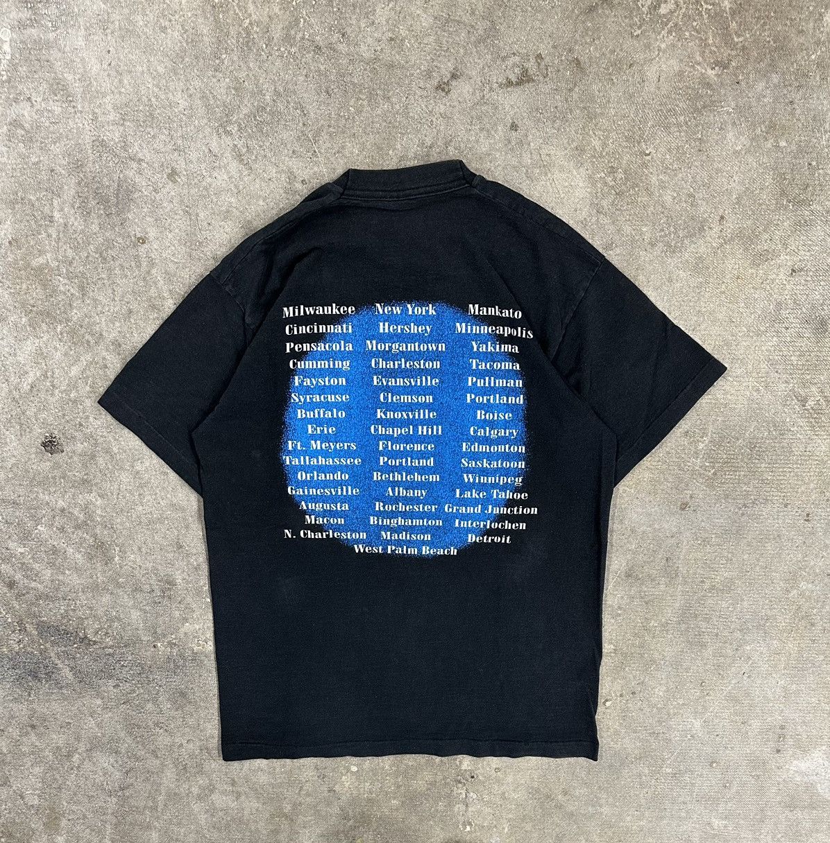 Vintage Vintage 90s Vince Gill Tour 95 Concert Band T-Shirt Size US L / EU 52-54 / 3 - 2 Thumbnail
