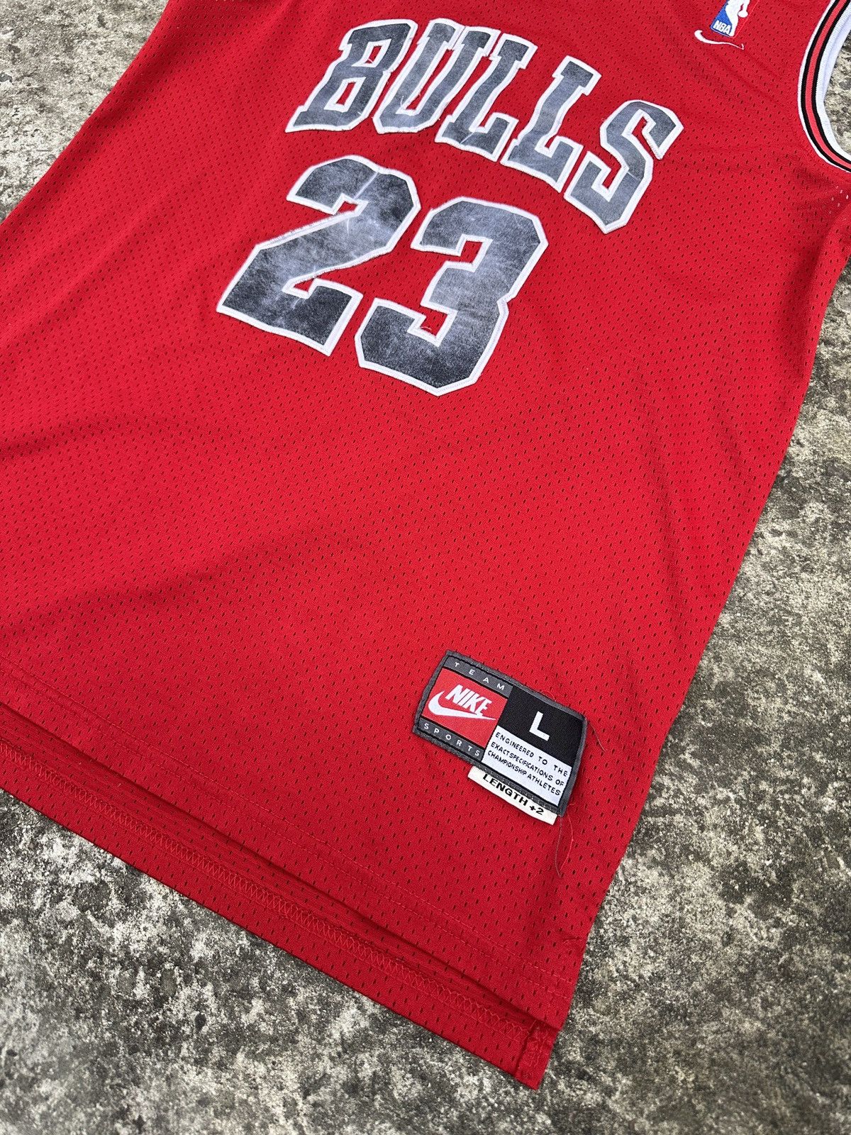 NBA × Nike Vintage Nike Chicago Bulls Jordan 23 NBA Basketball Jersey L Size US L / EU 52-54 / 3 - 3 Thumbnail