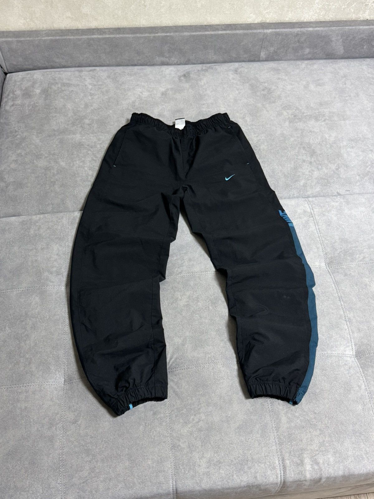 Nike Vintage Nike Nylon Baggy Pants Black Sweatpants Men’s Size S Size US 30 / EU 46 - 6 Thumbnail
