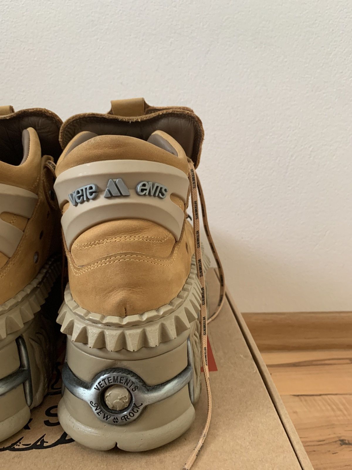 New Rock × Vetements VETEMENTS x New Rock flamesole camel boots *rare* Size US 9 / EU 42 - 7 Thumbnail