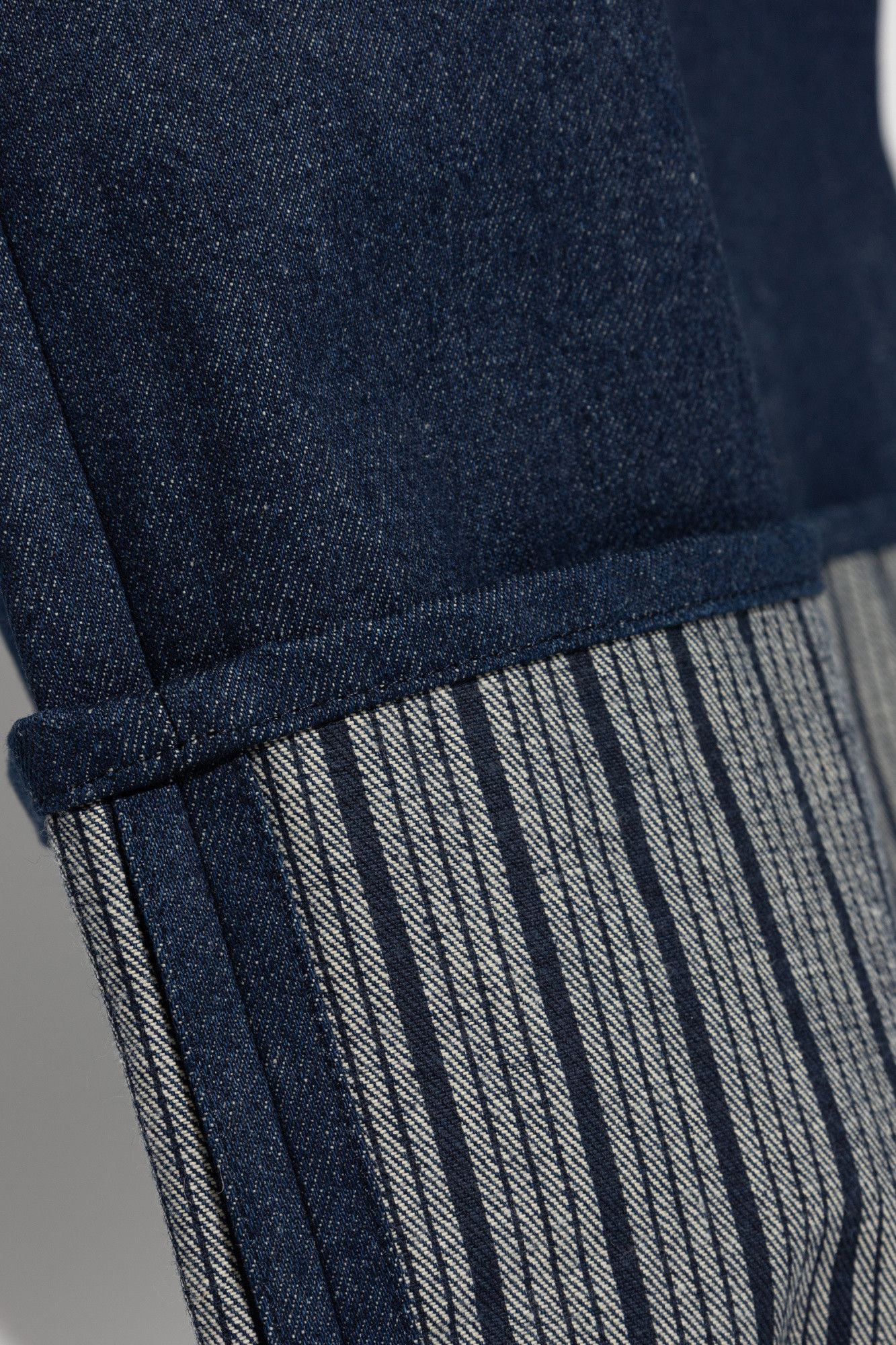Jacquemus o1s22i1n1024 Maxi Cuff Baggy Jeans in Blue Size US 30 / EU 46 - 5 Thumbnail