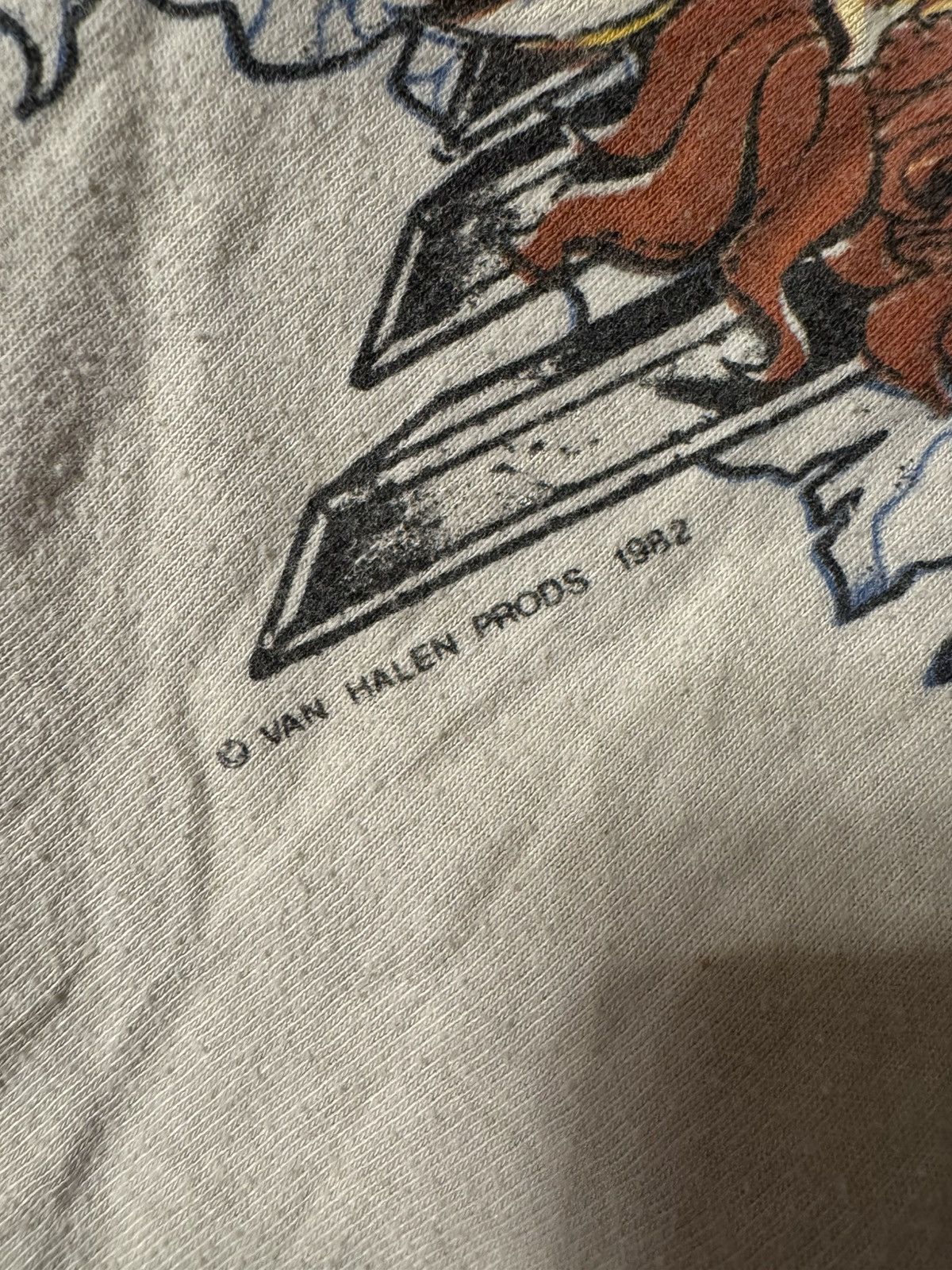 Other Vintage 1982 Van Halen Hide Your Sleep world tour T Size US M / EU 48-50 / 2 - 9 Thumbnail