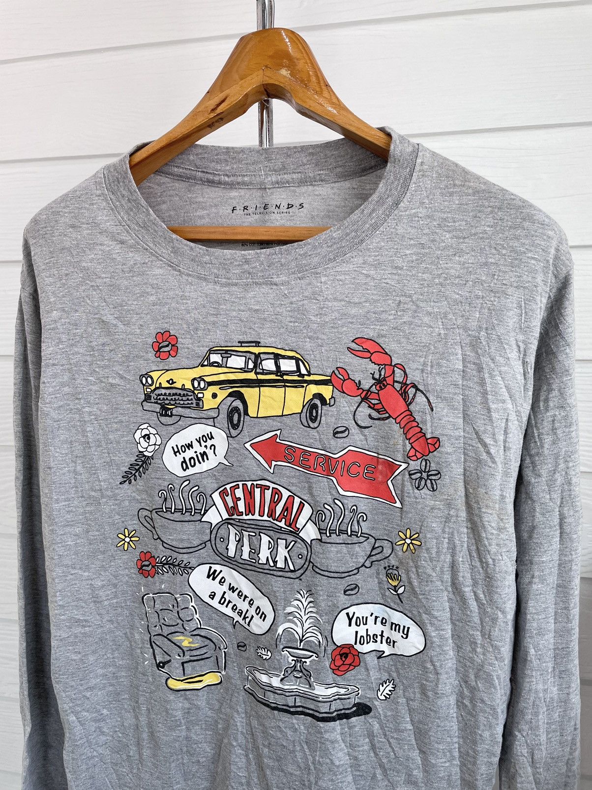 Warner Bros FRIENDS TV SITCOM LONG SLEEVE (2019) Size US L / EU 52-54 / 3 - 2 Thumbnail