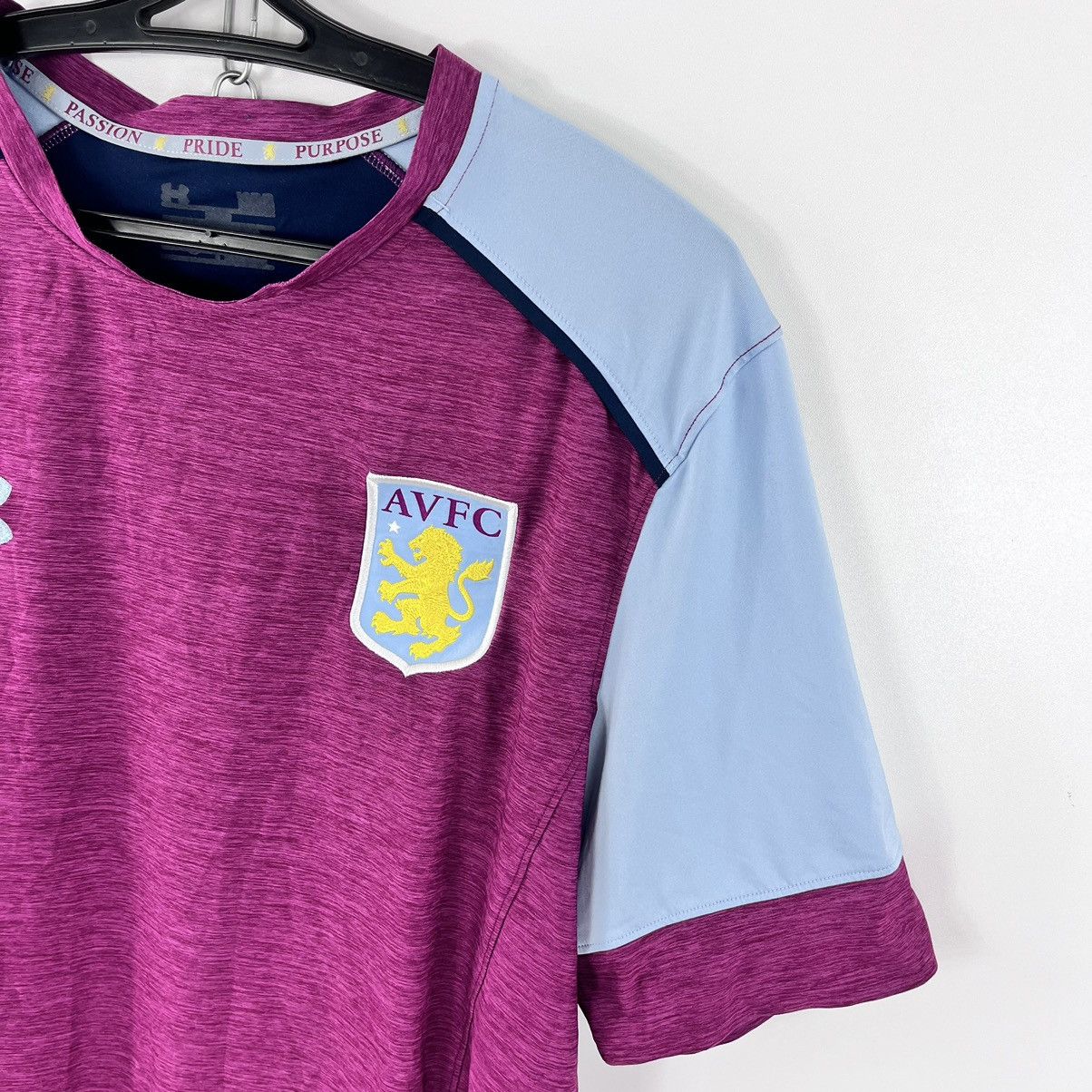 Under Armour Under Armour Aston Villa Training Jersey Purple Pink Sz L Size US L / EU 52-54 / 3 - 3 Thumbnail
