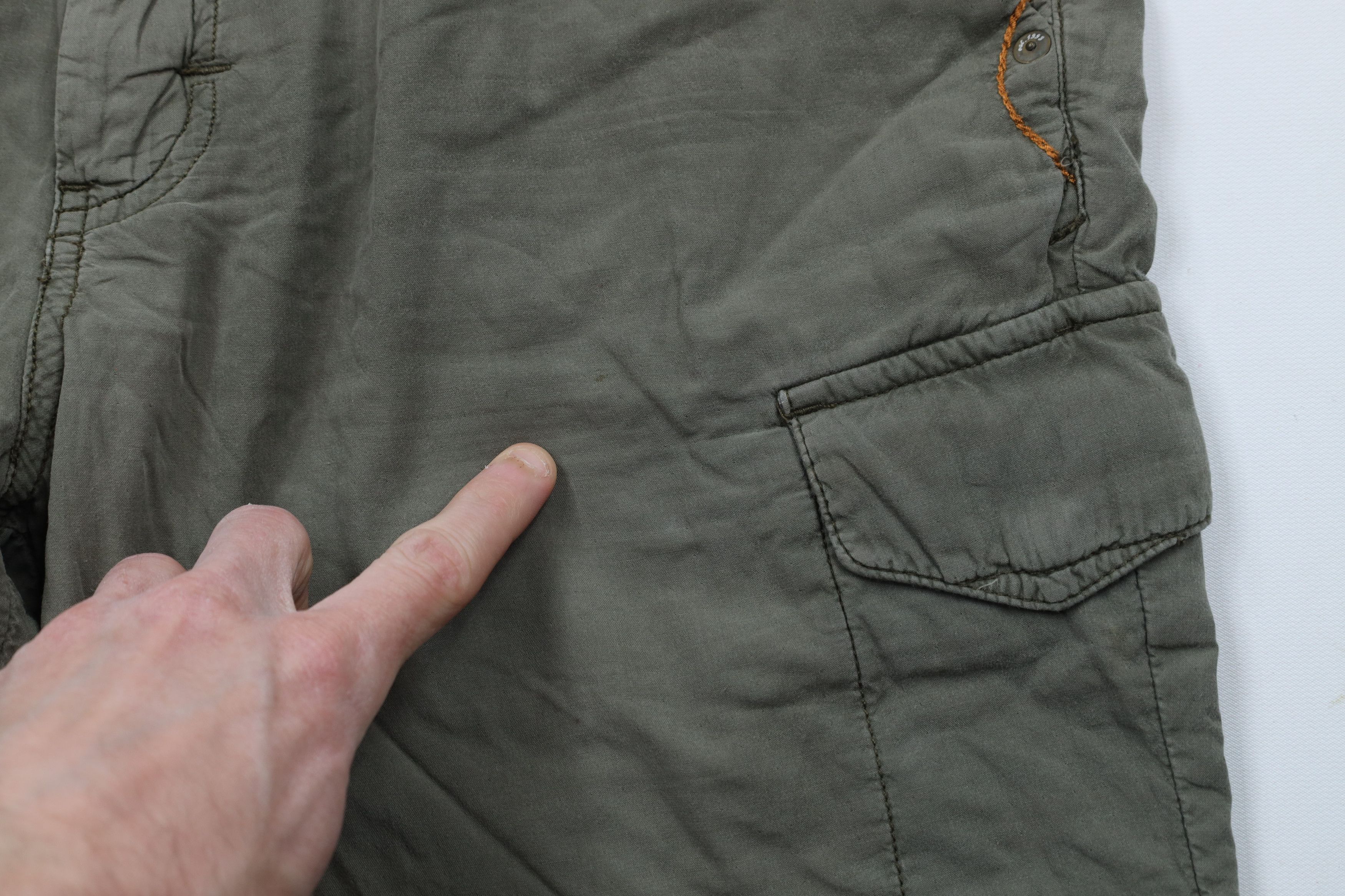Tommy Bahama × Vintage Vintage Tommy Bahama Stonewash Above Knee Cargo Shorts Size US 33 - 5 Thumbnail