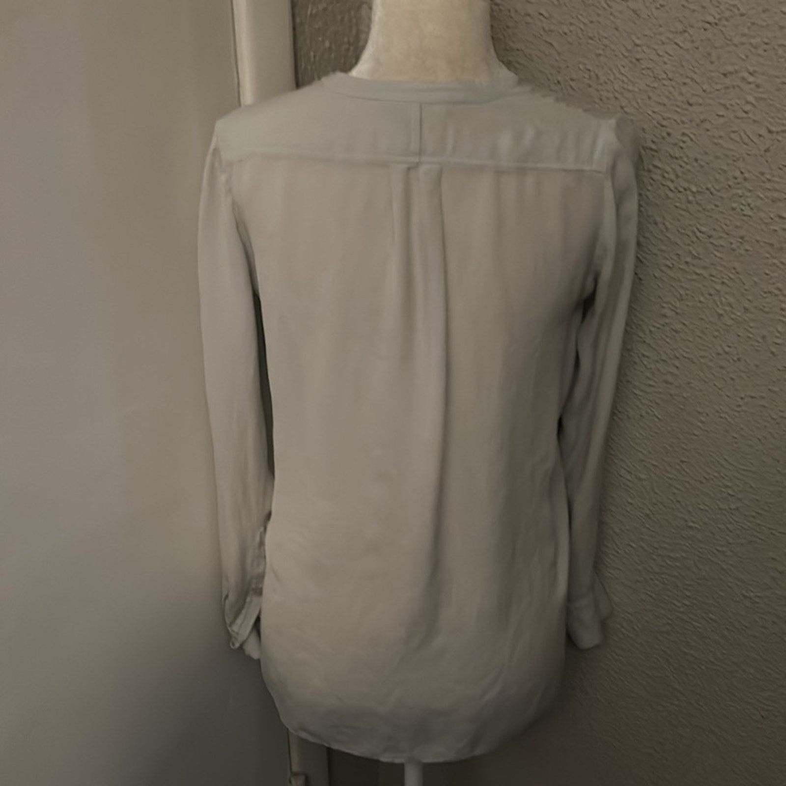 Vince Vince Sheer Long Sleeve Blouse XS Classic Preppy Size XS / US 0-2 / IT 36-38 - 2 Thumbnail