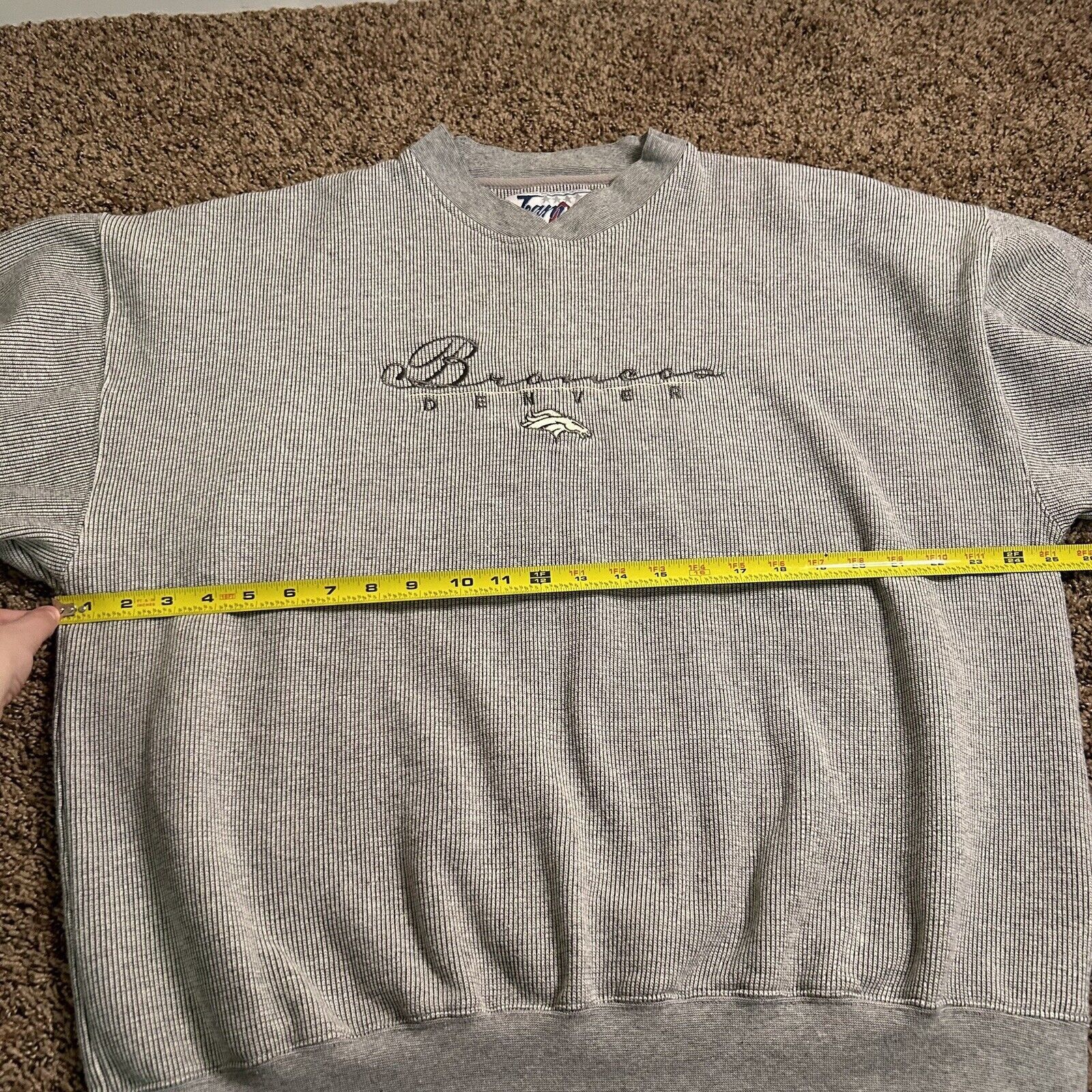 Other Vintage Team One Grey Denver Broncos Crew Sweater Size US XL / EU 56 / 4 - 16 Thumbnail