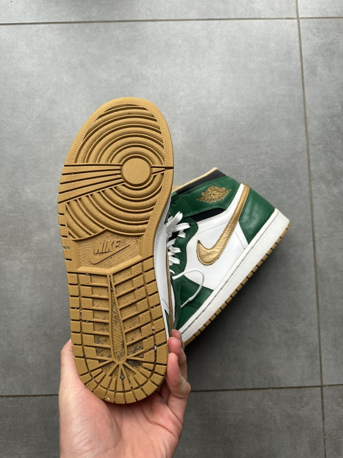 Jordan Brand Jordan 1 High Og Retro Celtics Size US 8.5 / EU 41-42 - 6 Thumbnail