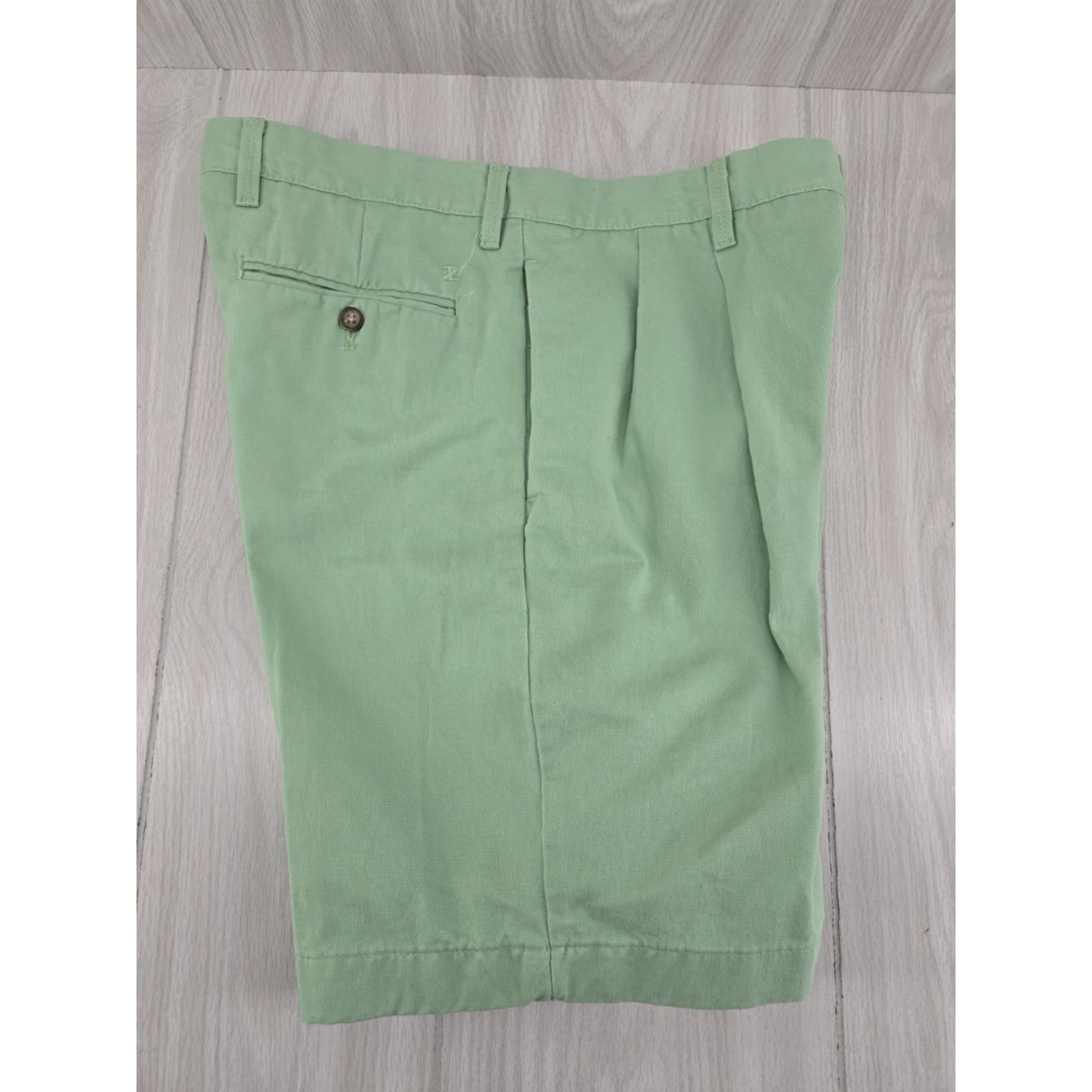 Izod IZOD Saltwater Shorts Mens 32 Green Stretch 9 Inch Chino Mens Regular Green Short Sizing 9 Inseam Vintage: No Size US 32 / EU 48 - 7 Thumbnail