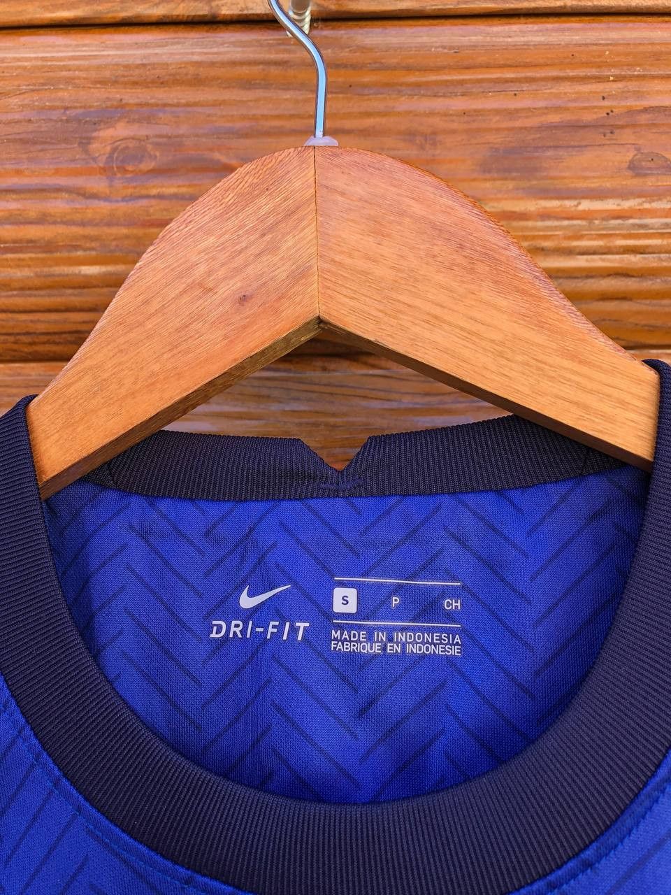 Nike CHELSEA 2019 2020 FOOTBALL SHIRT SOCCER JERSEY NIKE Size US S / EU 44-46 / 1 - 6 Thumbnail