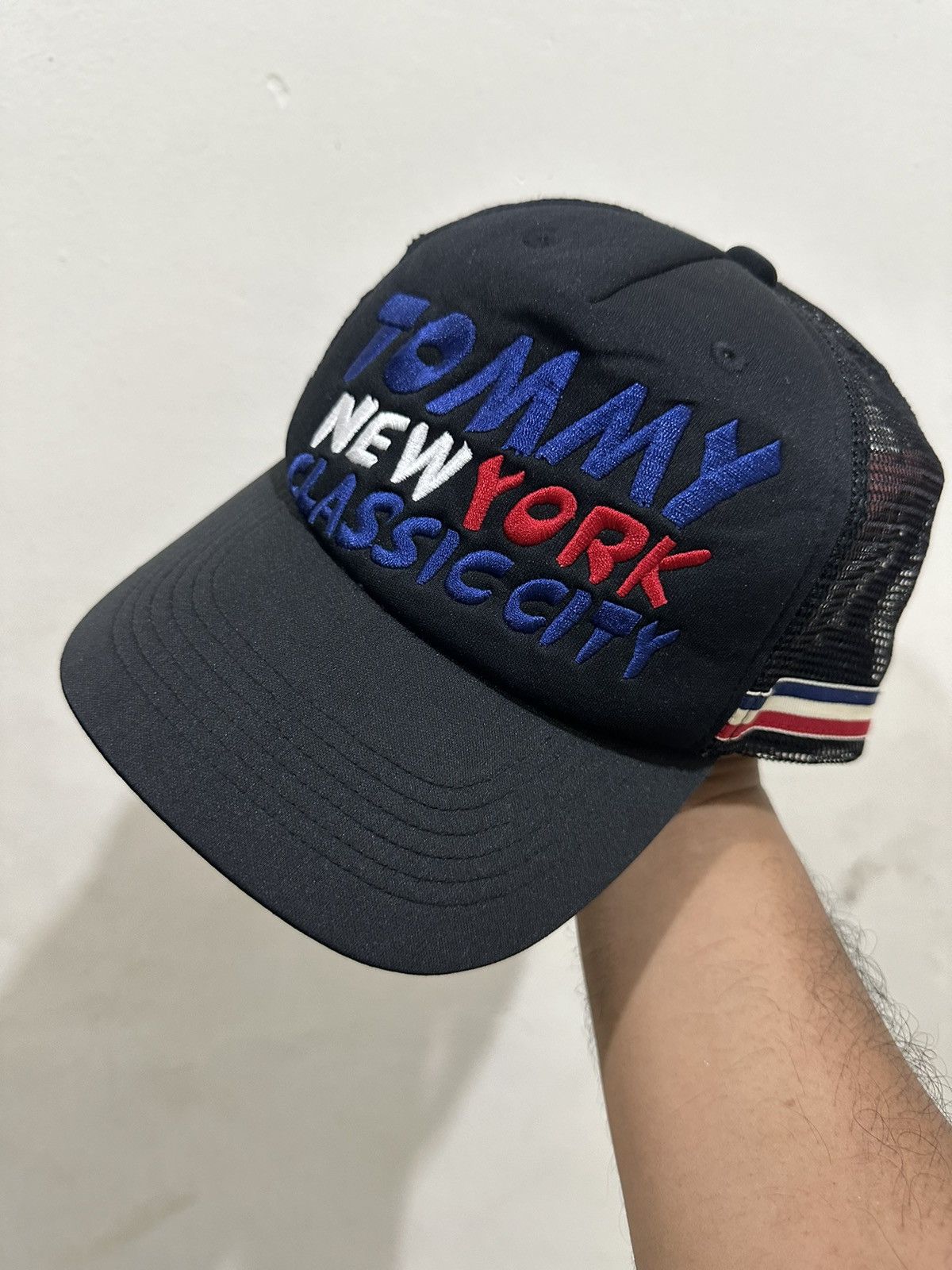 Tommy Hilfiger VTG TOMMY Hilfiger Trucker Hat Size ONE SIZE - 1 Thumbnail