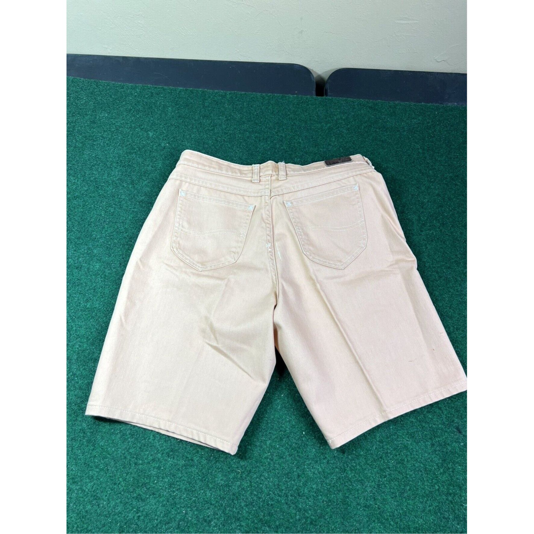 Lee LEE RIDERS MIDRISE Peach WOMENS JEAN SHORTS 10 med See Measurements Size 32" / US 10 / IT 46 - 2 Thumbnail