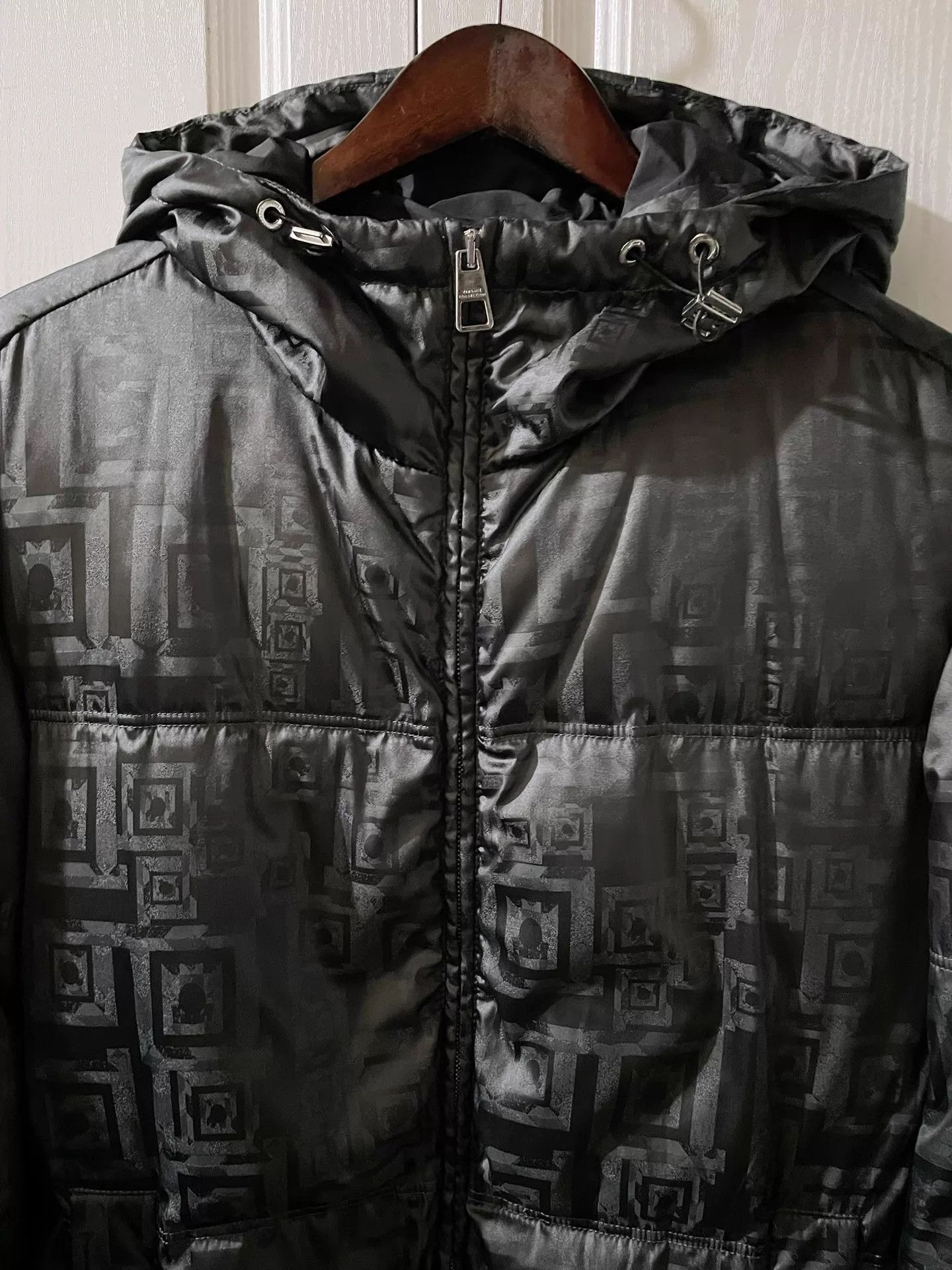 Versace Versace 23S Runway Ltd Ed Shadow Swirl Down Puffer Jacket M Size US M / EU 48-50 / 2 - 3 Thumbnail