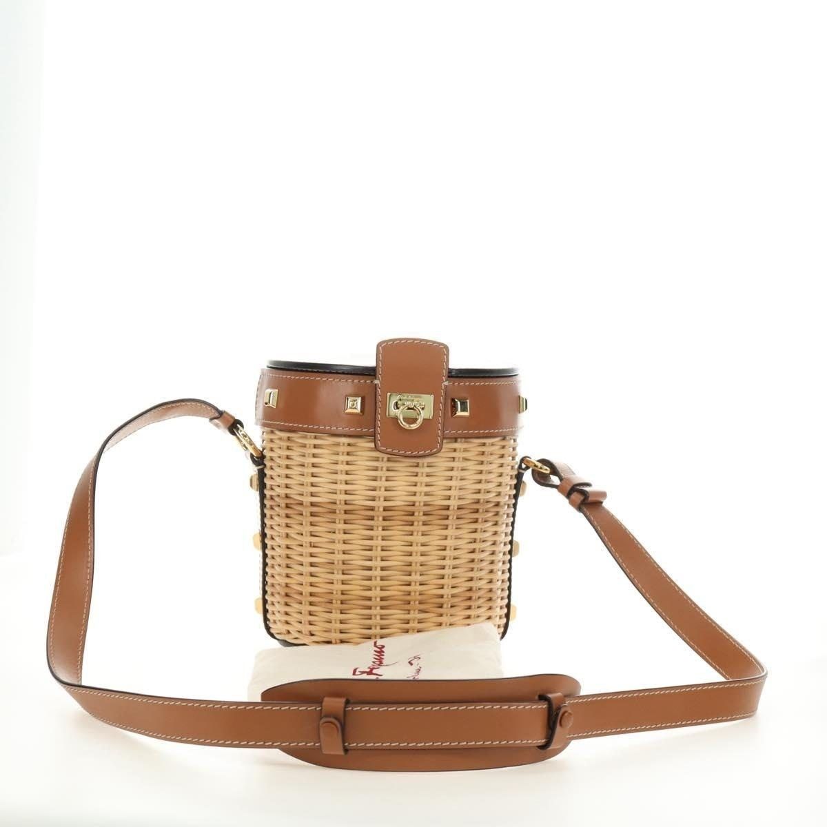 Salvatore Ferragamo Salvatore Ferragamo Gancini Straw Shoulder Bag Beige Size ONE SIZE - 2 Thumbnail