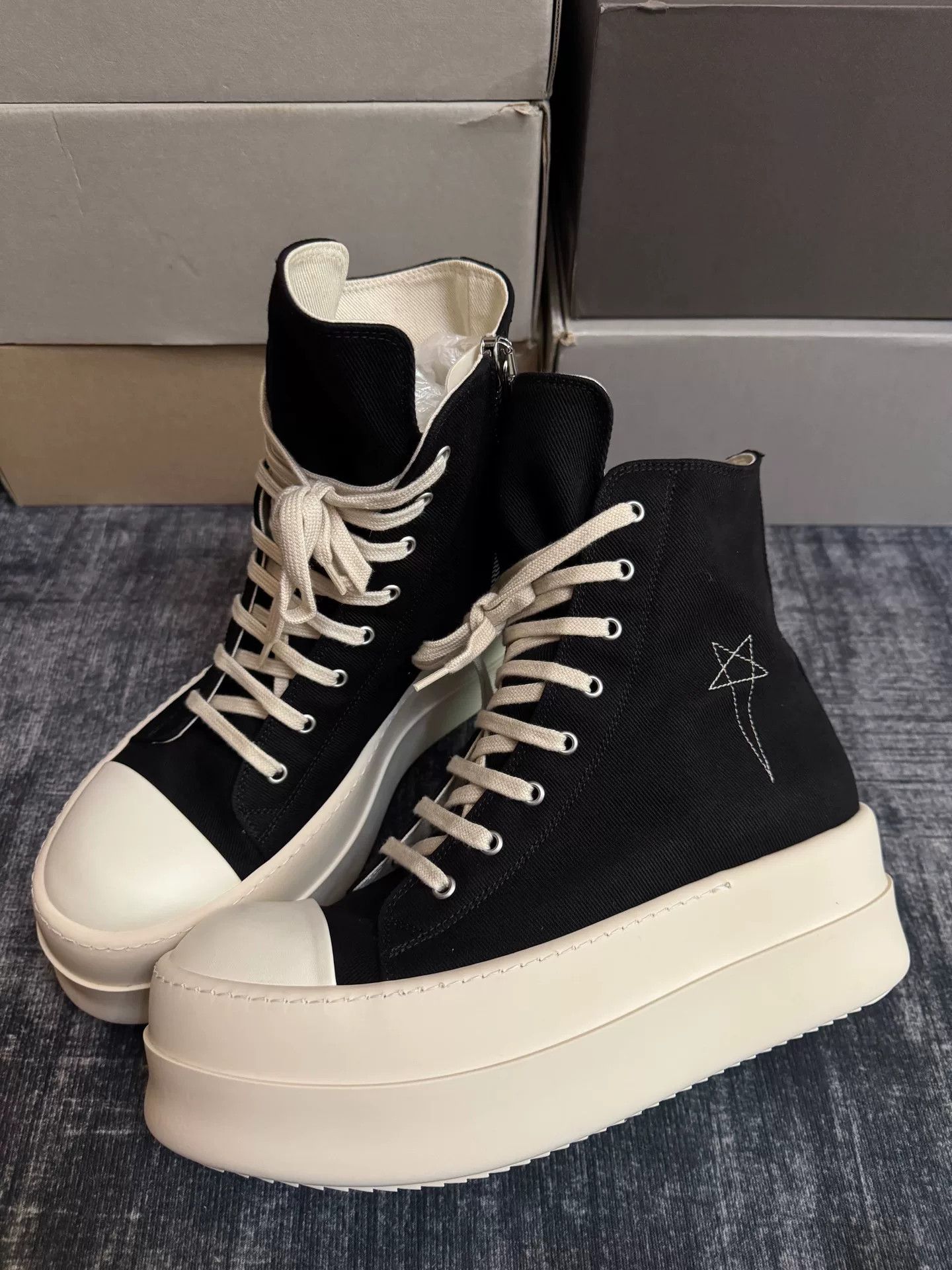 Rick Owens Rick Owens Hitop Sneakers 44 Men Size US 10.5 / EU 43-44 - 1 Thumbnail