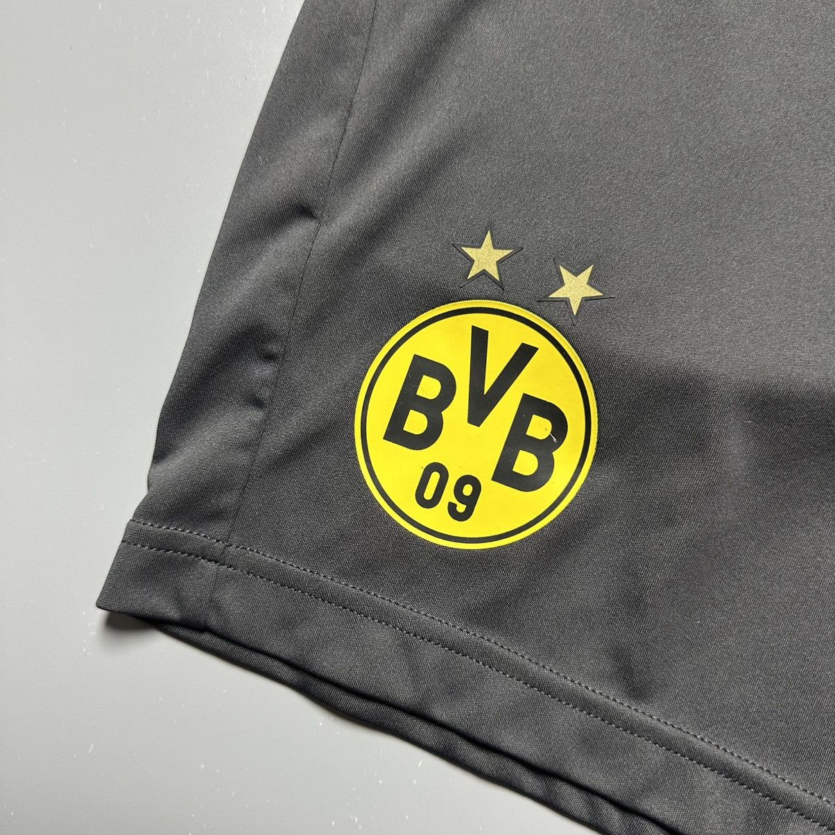 Puma BORUSSIA DORTMUND PUMA 2019/2020 FOOTBALL TRAINING SHORTS Size US 34 / EU 50 - 2 Thumbnail