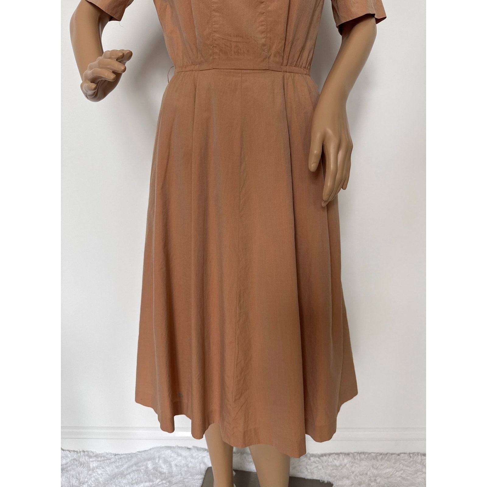 Burberry 70's Burberrys Tan day dress Embroidered Crest, size tab S Size S / US 4 / IT 40 - 11 Thumbnail