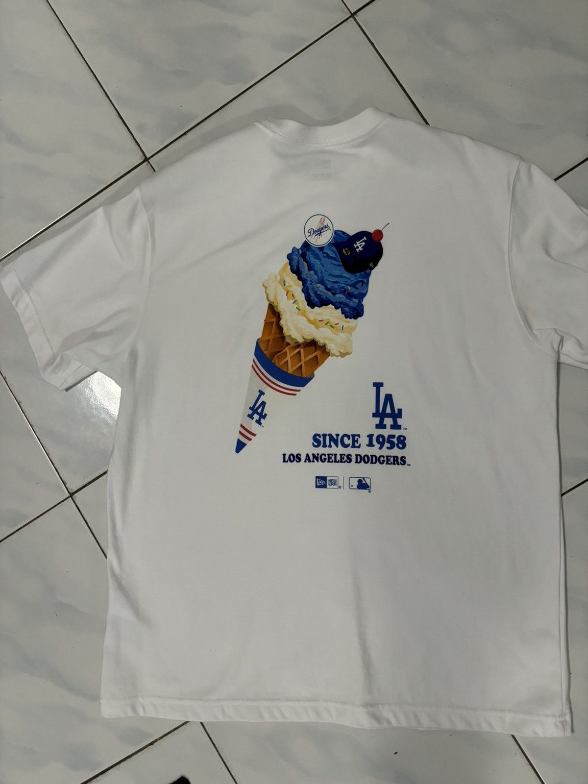 New Era LOS ANGELES DODGERS HOME CHEERING WHITE SHORT SLEEVE T-SHIRT Size US S / EU 44-46 / 1 - 1 Thumbnail