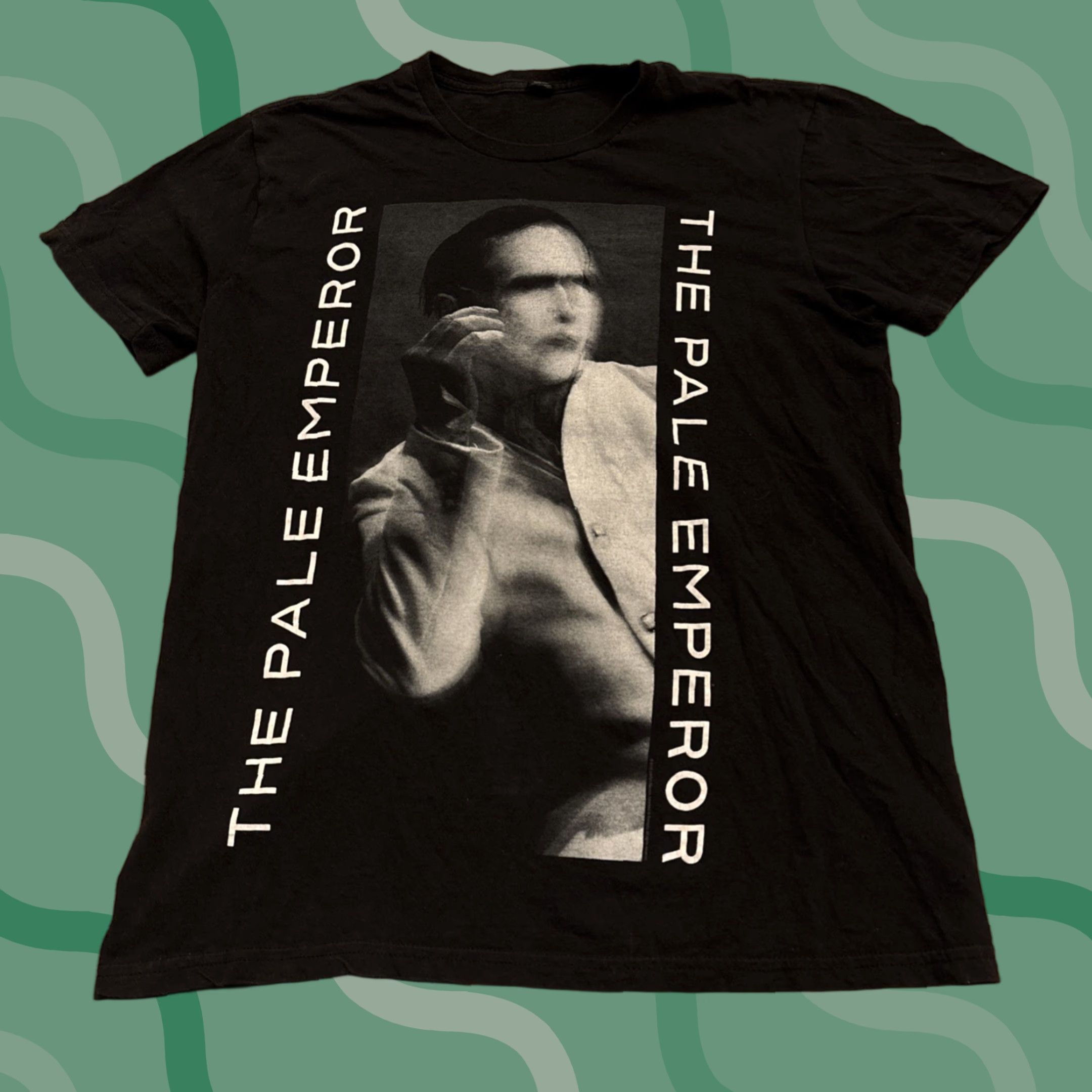 Gildan VINTAGE Marilyn Manson The Pale Emperor T-Shirt Double-Sided 2015 Concert Tour Sz Medium Black Men Short Sleeve M Rock Band Mens Size US M / EU 48-50 / 2 - 1 Thumbnail