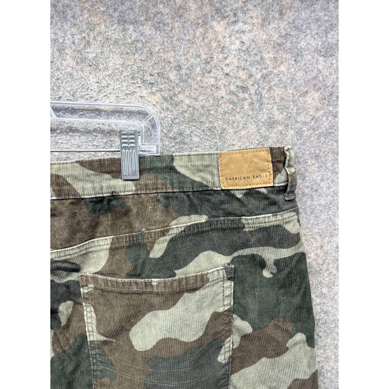 American Eagle Outfitters VINTAGE American Eagle Outfitters Pants Womens 24 Camo Corduroy Straight Leg Chino Size 42" / US 20 - 7 Thumbnail