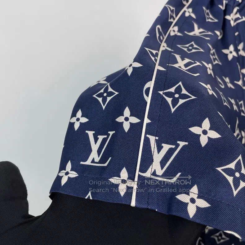 Louis Vuitton Louis Vuitton Blue presbyopic shorts Size US 34 / EU 50 - 4 Thumbnail