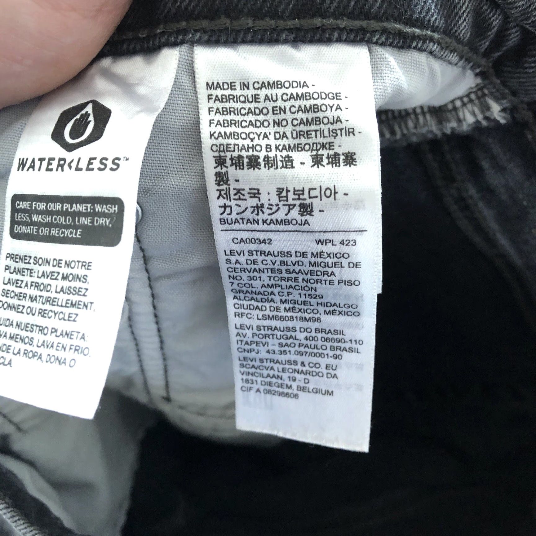Levi's VINTAGE Levi's 501 Jeans Women Slim Black 26x27 Cotton Denim Medium Button Fly 5-Pocket USA 90s Mens Women Girls? Size 27" / US 4 / IT 40 - 6 Thumbnail