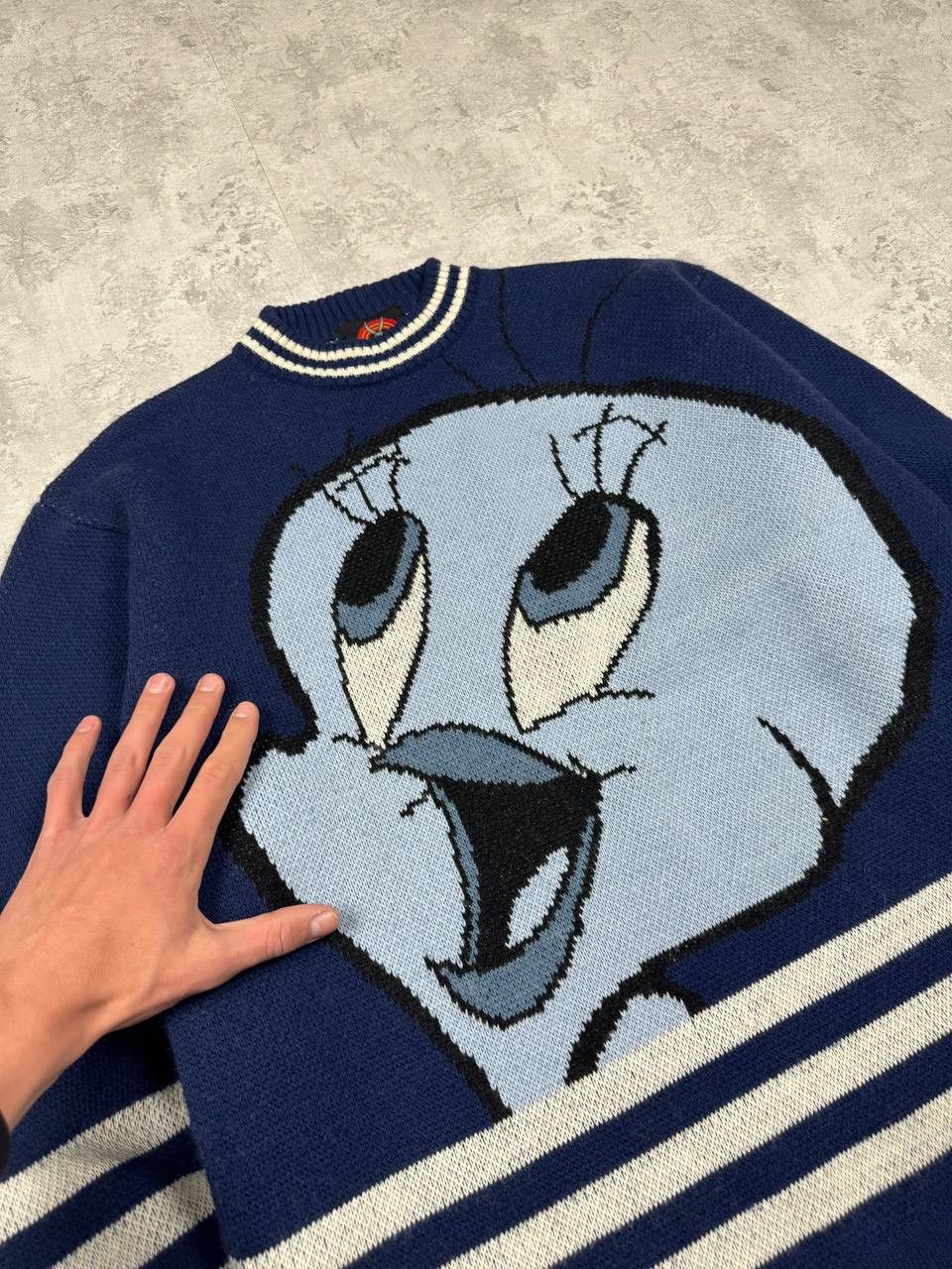 Vision Streetwear Vintage 2000 Loney Tunes Tweety Sweater Over Print Size US L / EU 52-54 / 3 - 4 Thumbnail