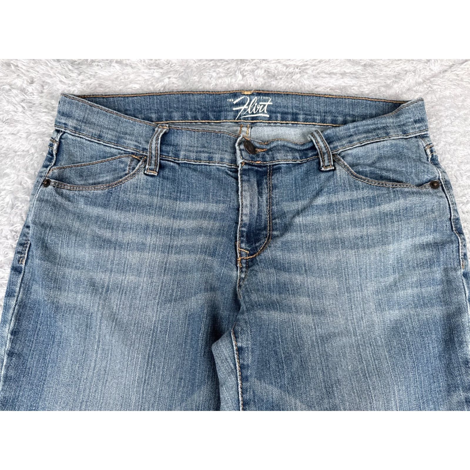 Old Navy Old Navy Women's Bootcut Jeans 6 Blue Denim Low Rise Stretch Comfort 31x31 Size 28" / US 6 / IT 42 - 5 Thumbnail