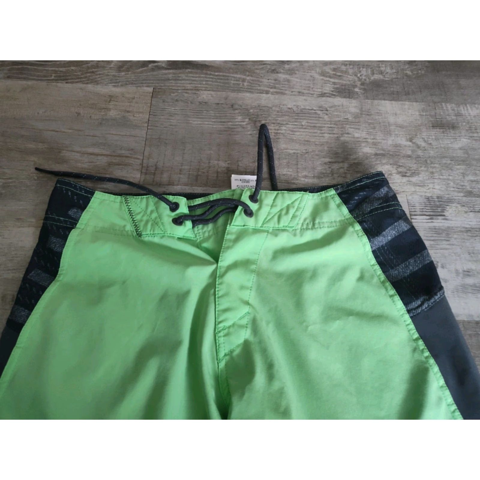 Oakley Oakley Board Shorts Mens 28 Neon Green Black Tropical Drawstring 10" inseam Size US 28 / EU 44 - 4 Thumbnail