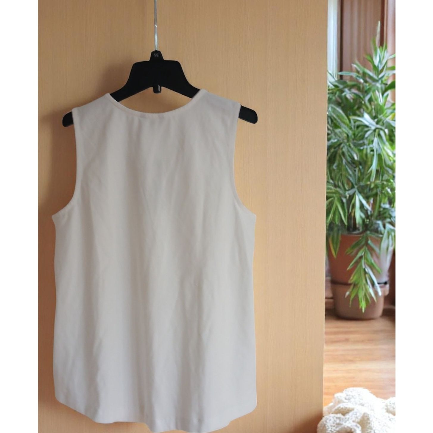 NIC+ZOE NWT NIC+ZOE White Embroidered V-Neck Tank Top - PL Size XL / US 12-14 / IT 48-50 - 7 Thumbnail