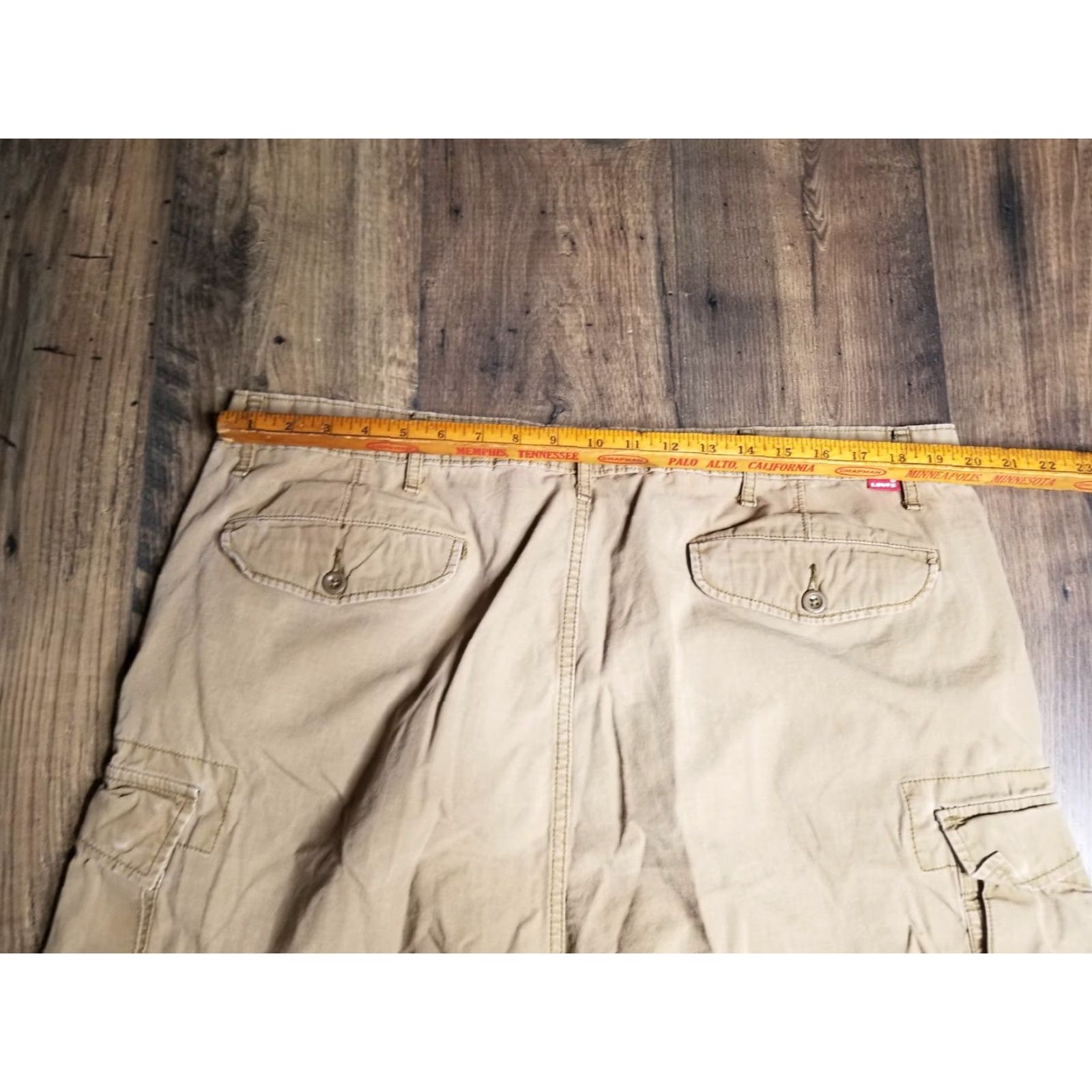 Levi's Levi's Cargo Shorts | Size 42 | Khaki Beige | Distressed Cargo Pockets | Men | Regular Fit | Summer | Cotton Twill | Be... Size US 42 / EU 58 - 4 Thumbnail