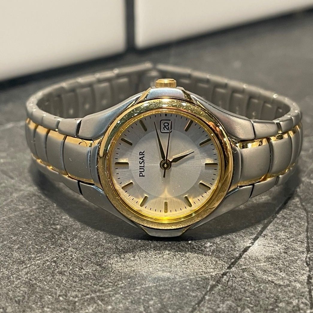 Pulsar watch brand discount